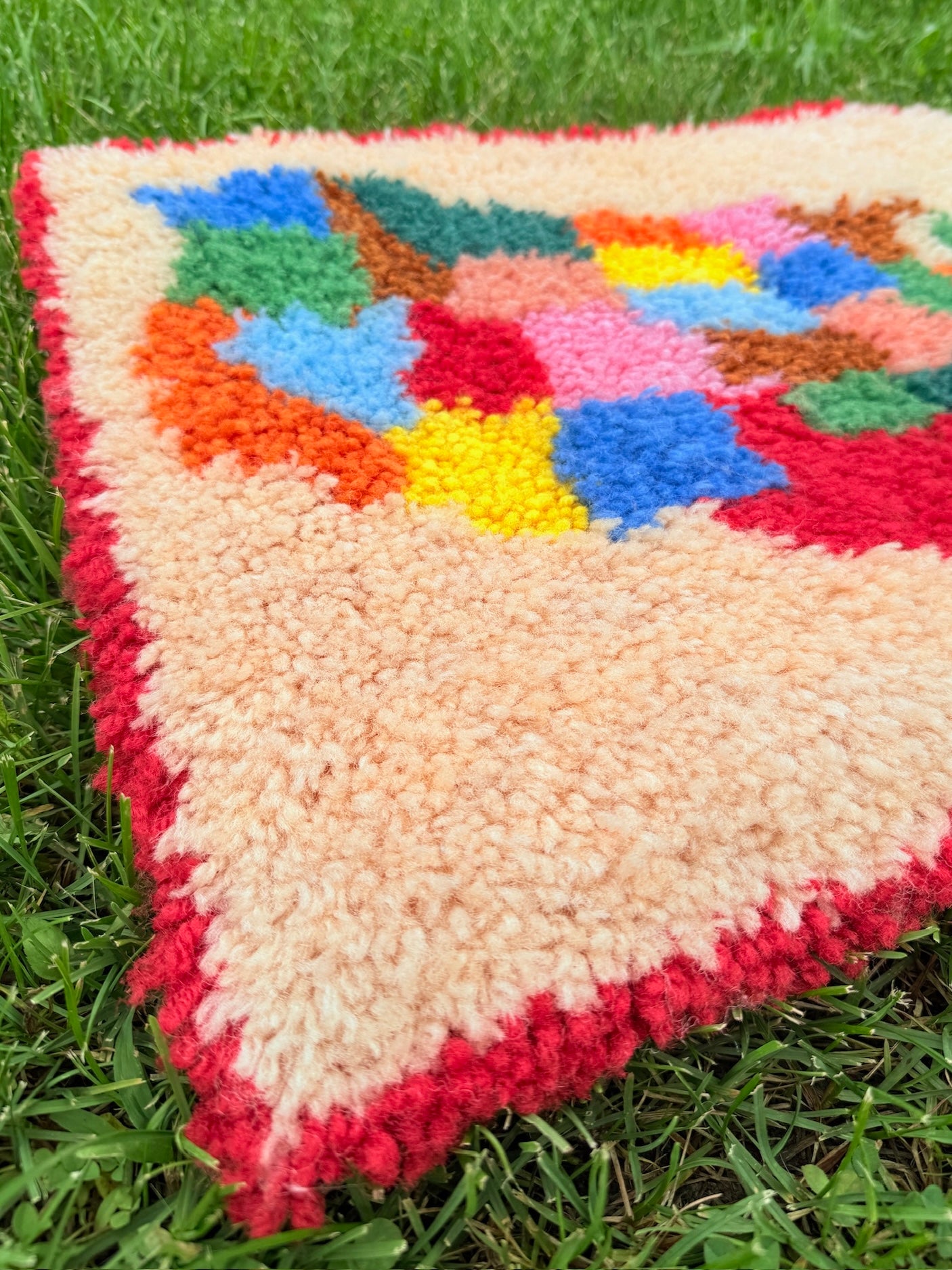 Vintage 1970s Colorful USA Map Latch Hook Rug