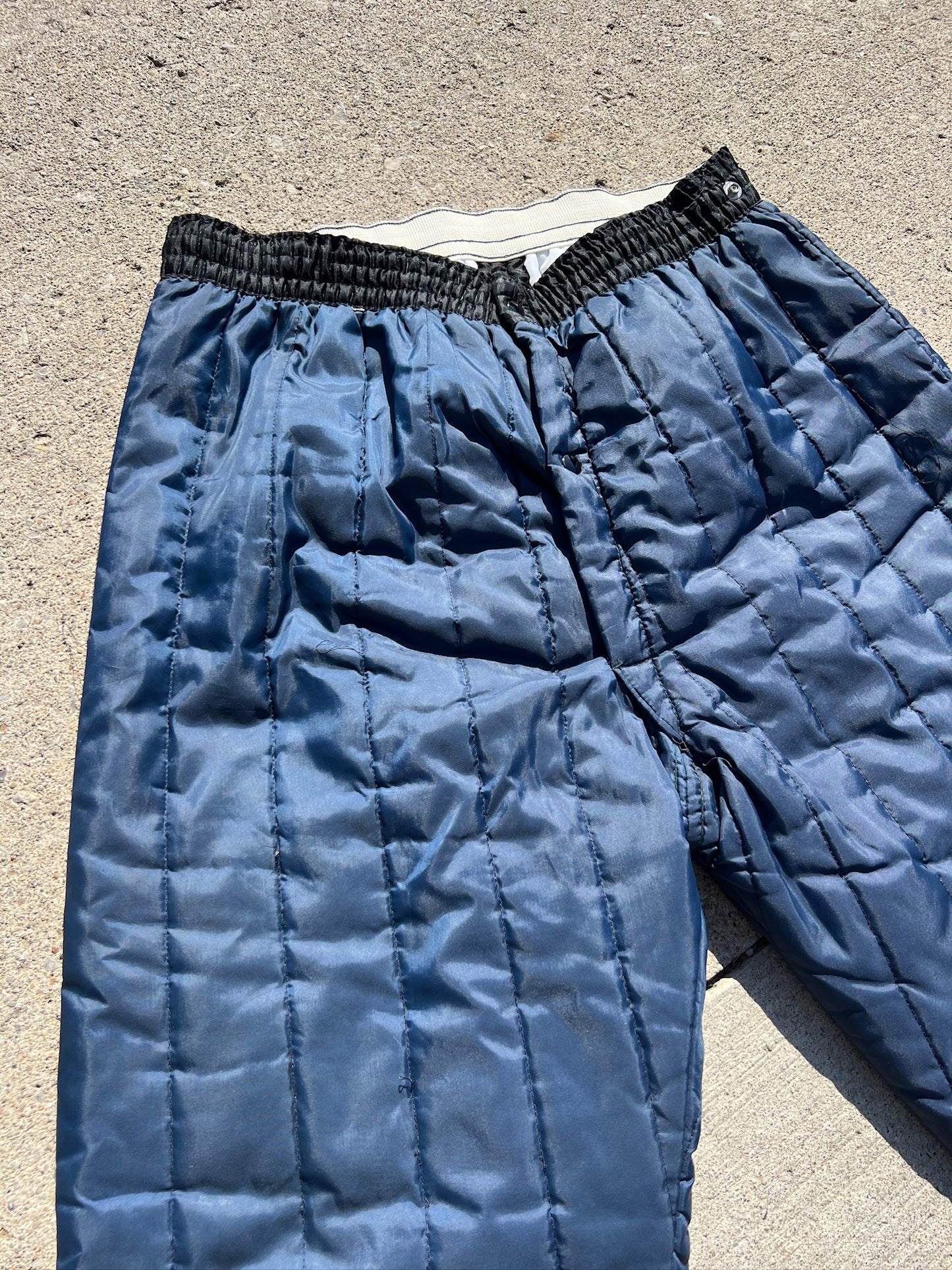 Vintage 1970s Navy Blue Quilted Ski Pants | M/L