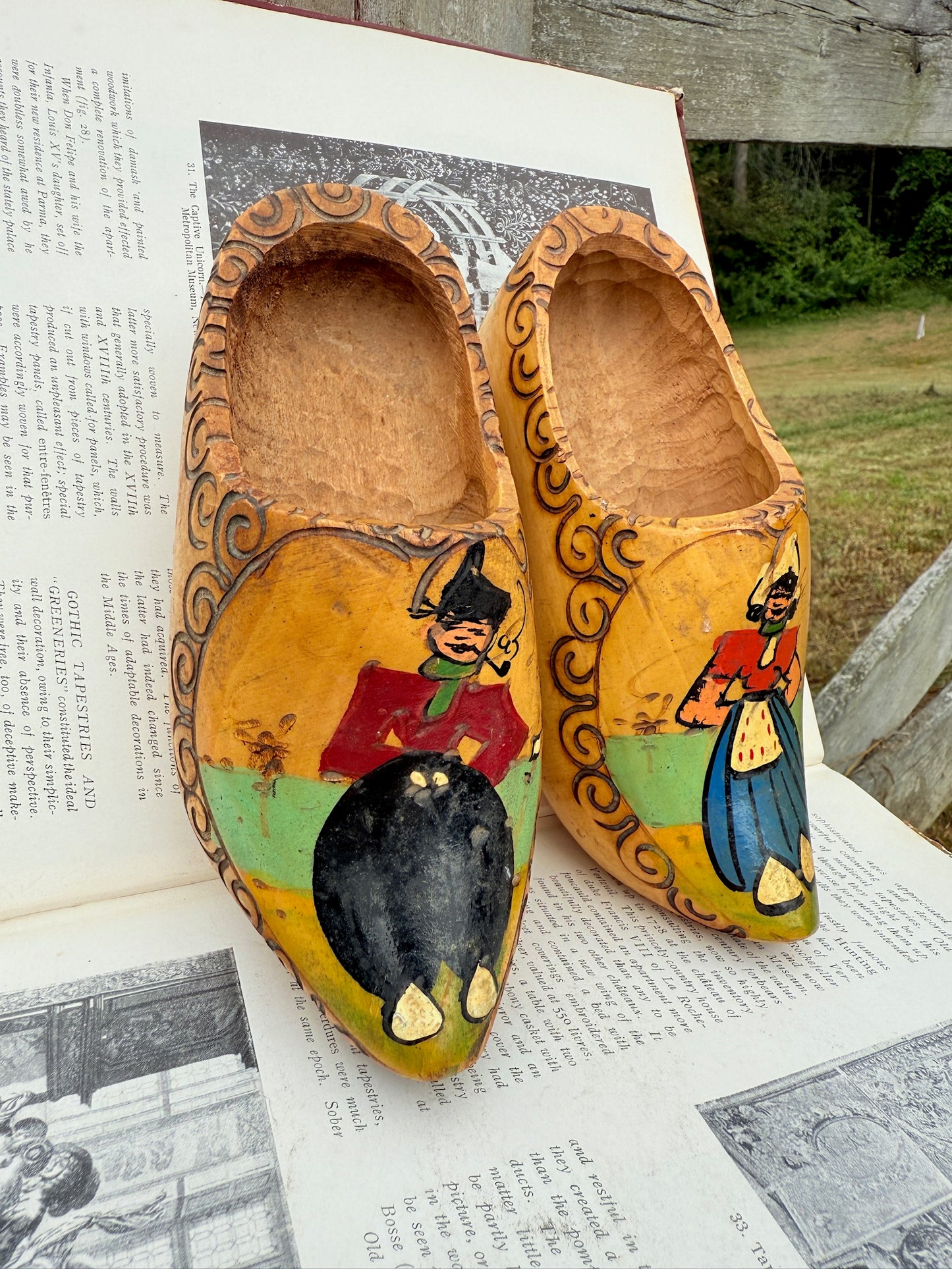Vintage 1950s/60s Wooden Dutch Hand-Painted Clog Wall Hanging Set
