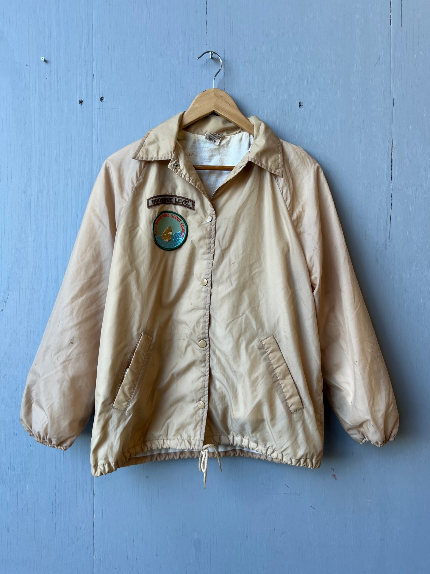 Vintage 1980’s Sears Beige Girl Scouts Patched Up Windbreaker Jacket | Medium