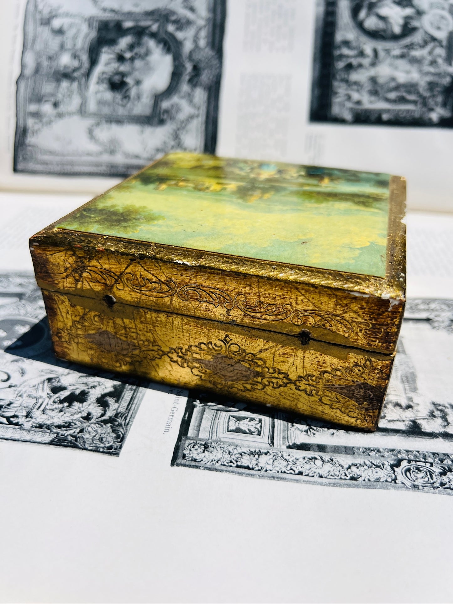 Vintage 1950s Gold Florentine Regency Landscape Trinket Box