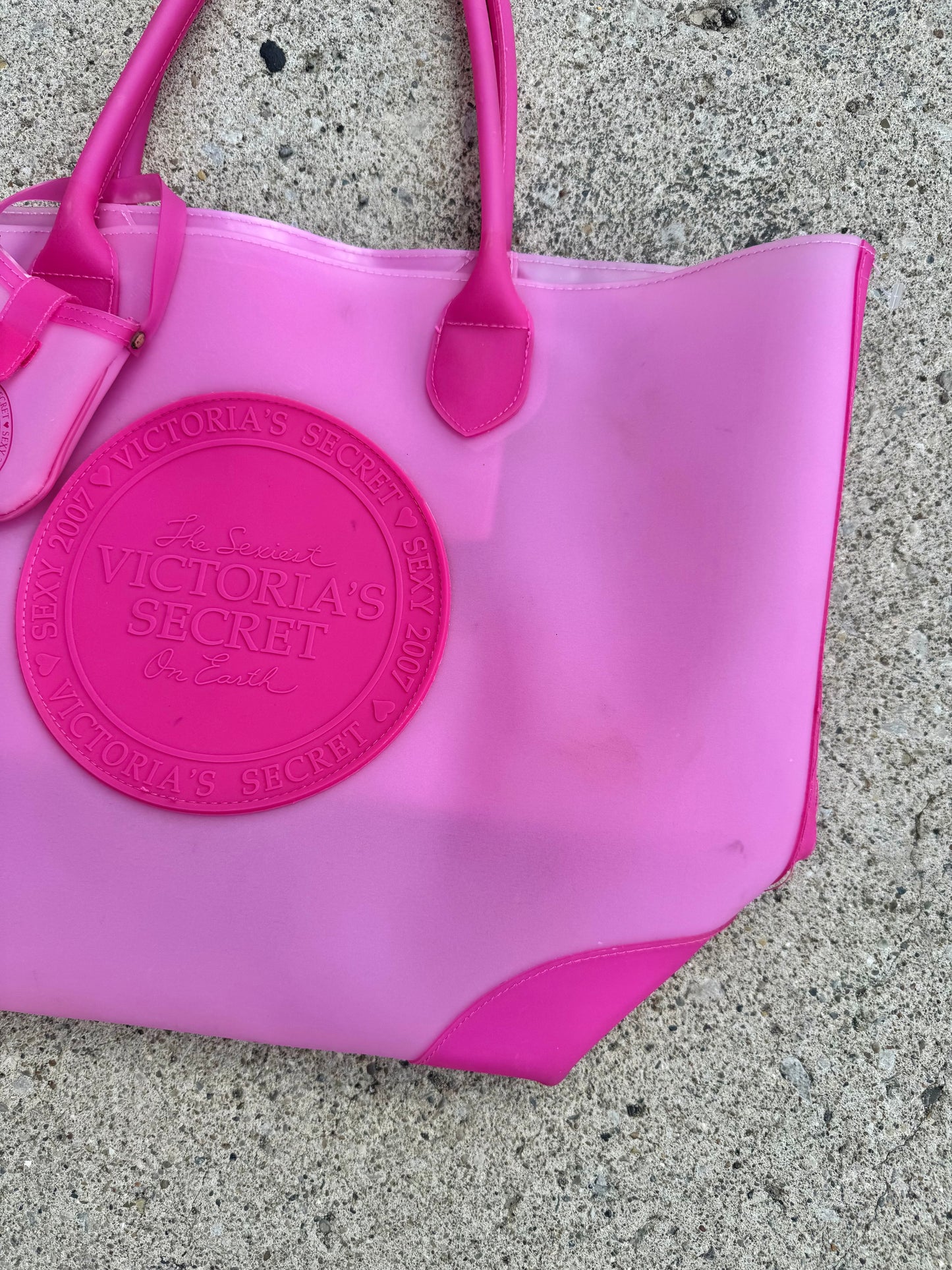 2007 Victoria’s Secret Hot Pink Rubber Tote Beach Bag