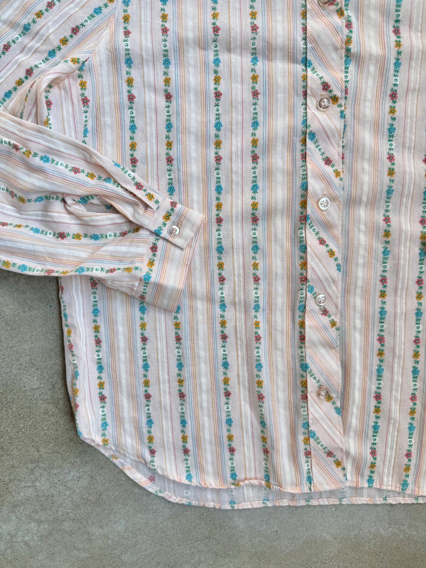 Vintage 1970s Peach Floral Stripe Button-Up Shirt | Small