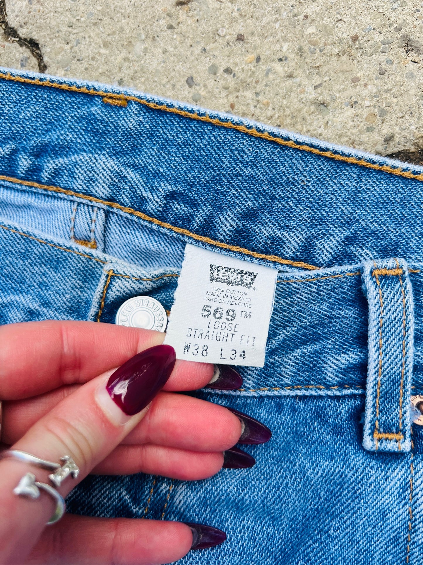 Vintage 1990s Levi's 569 Loose Straight Fit Jeans | Waist 38”