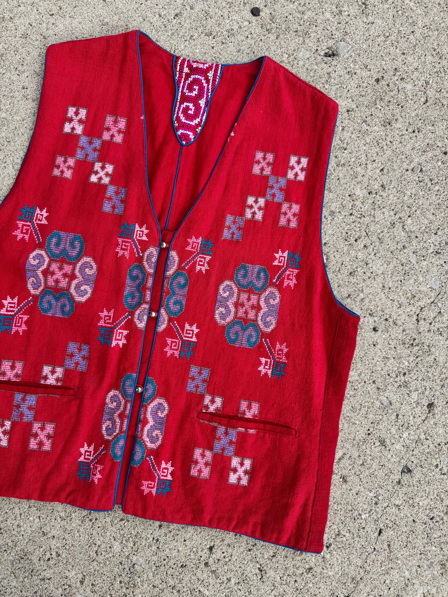 Vintage 1980s Red Cotton Southwestern Embroidered Vest | Large
