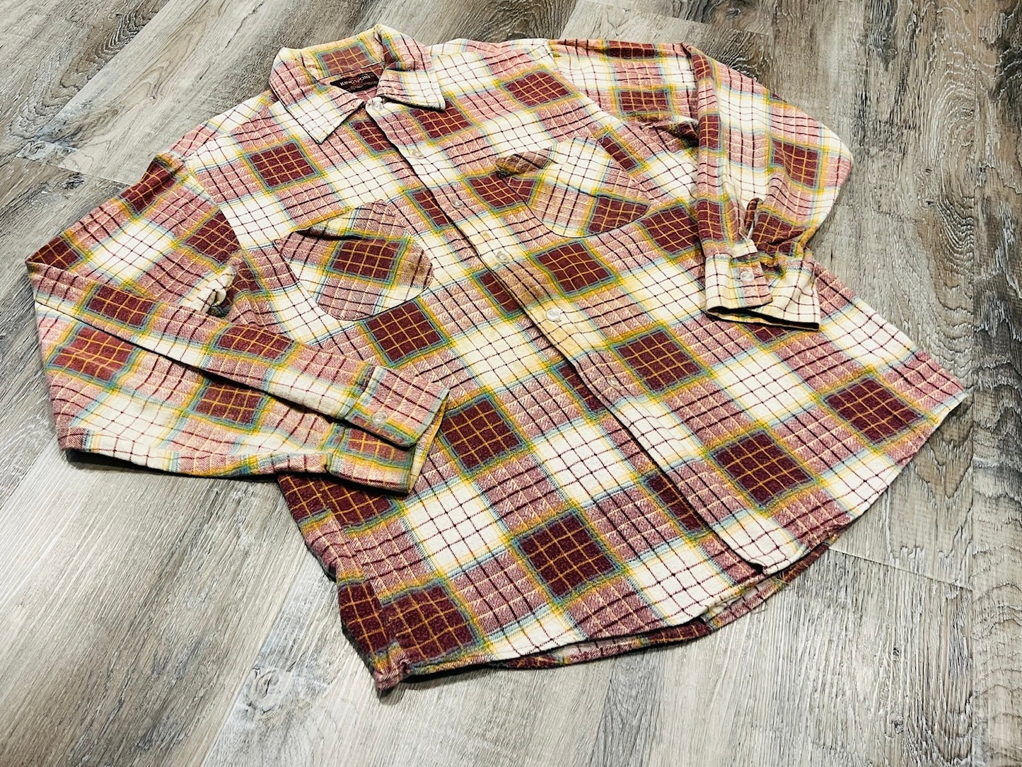 Vintage 1970s Kingsport Worn Cotton Flannel Shirt | Medium