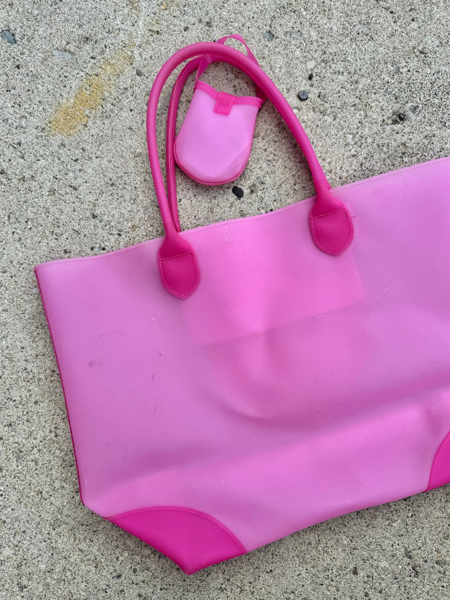 2007 Victoria’s Secret Hot Pink Rubber Tote Beach Bag