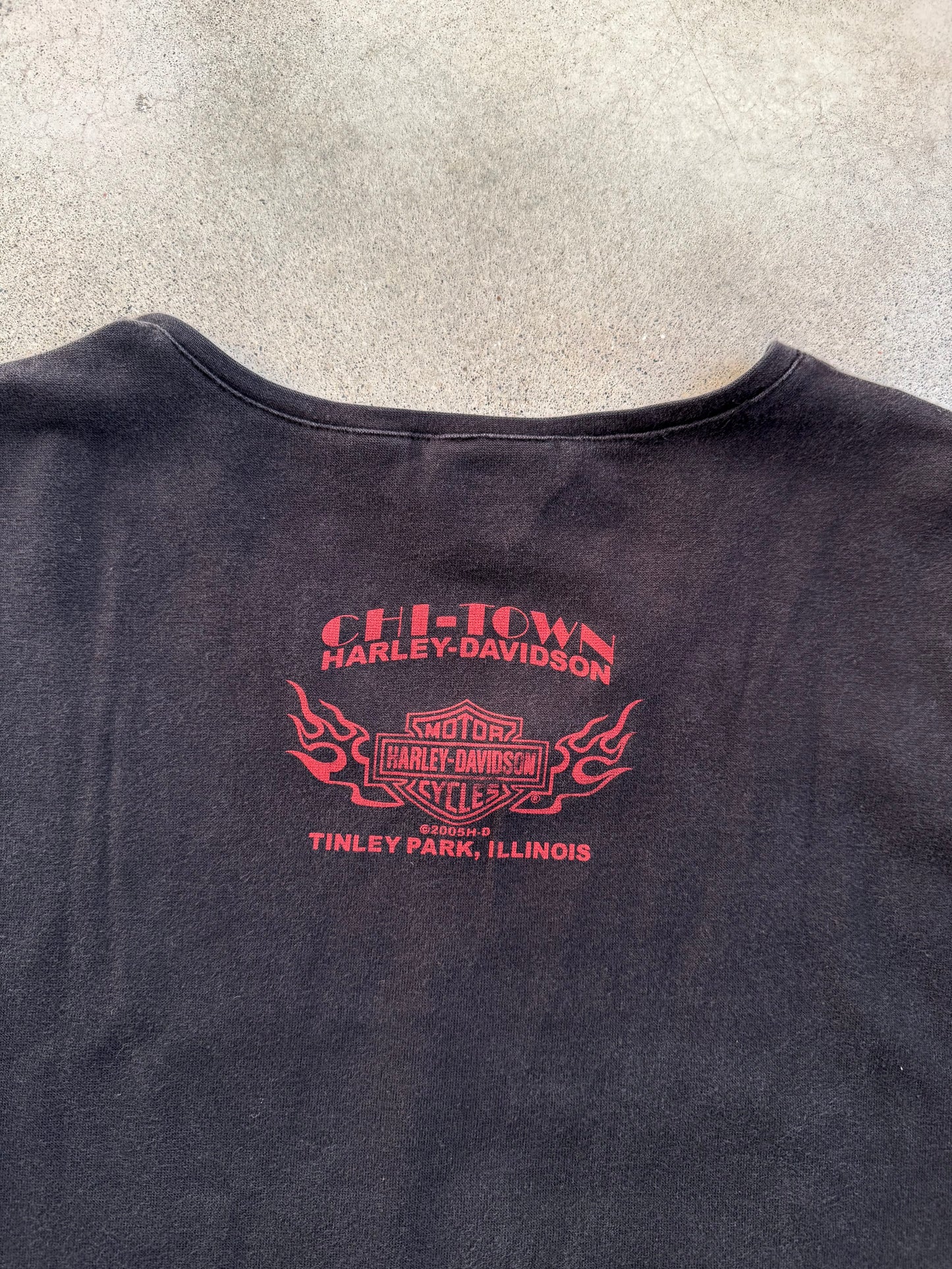 2000s Chi-Town Harley Davidson Cropped Cotton V-Neck Graphic Tee | Large