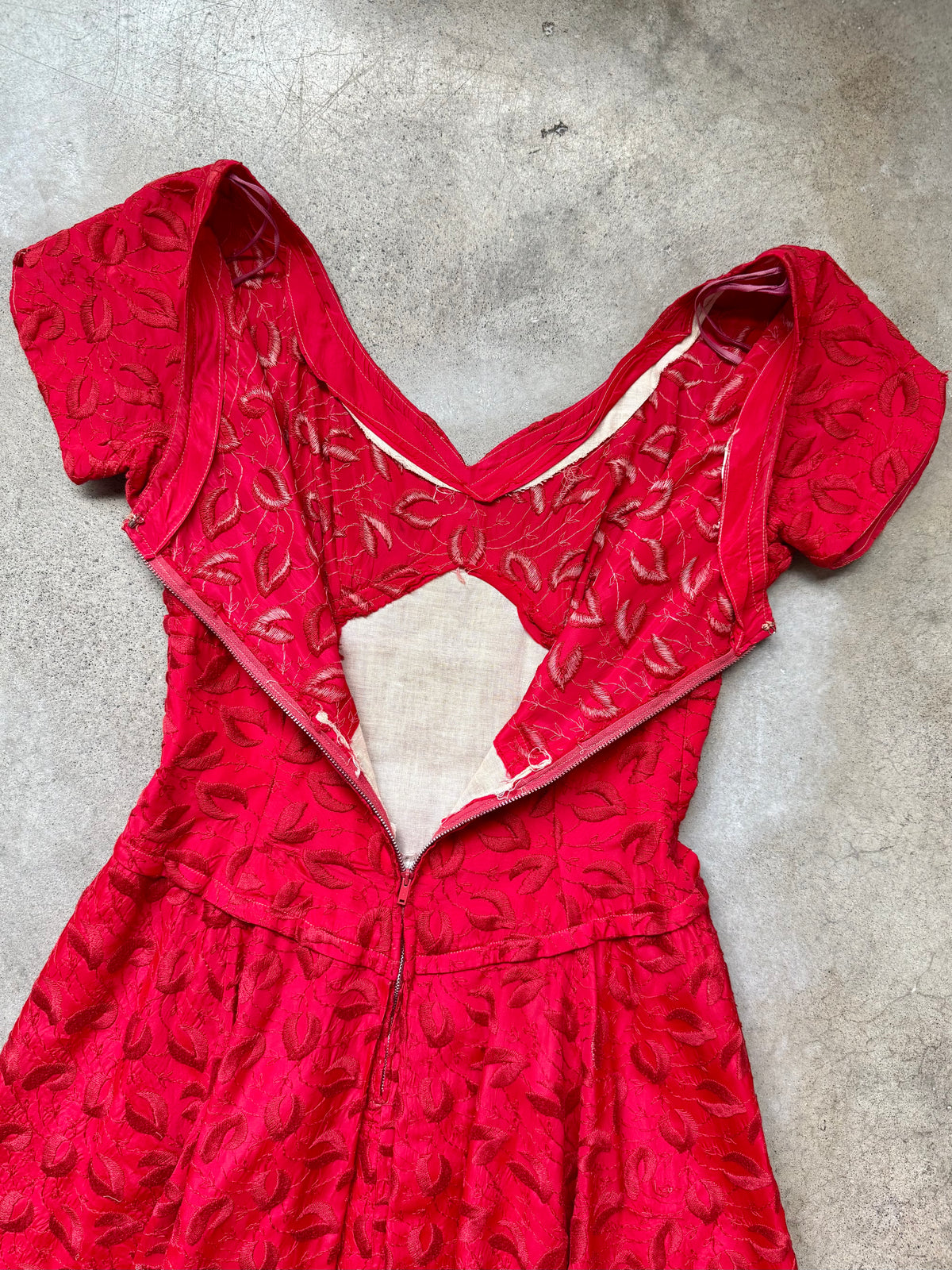 Vintage 1950s Red Leaf Embroidered Short Sleeve Swing Dress | Small