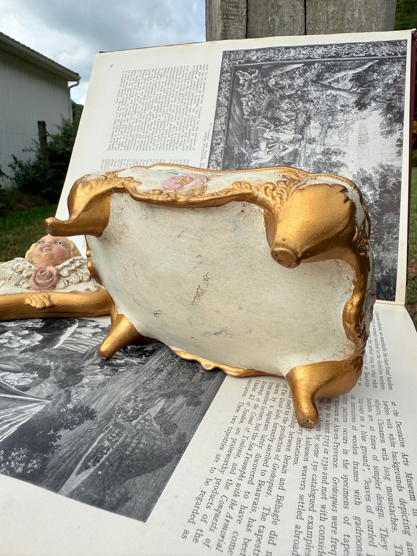 Vintage 1950s Ceramic Cherub Angel Footed Trinket Box