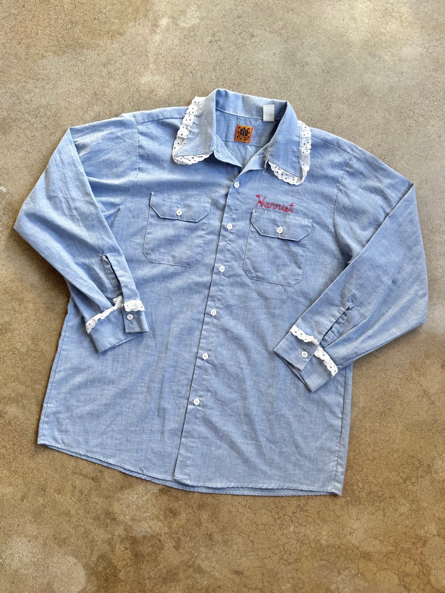 Vintage 1970s Big Ben Chainstitch Apple Acres “Harriet” Frilled Trim Chambray Work Shirt | Large