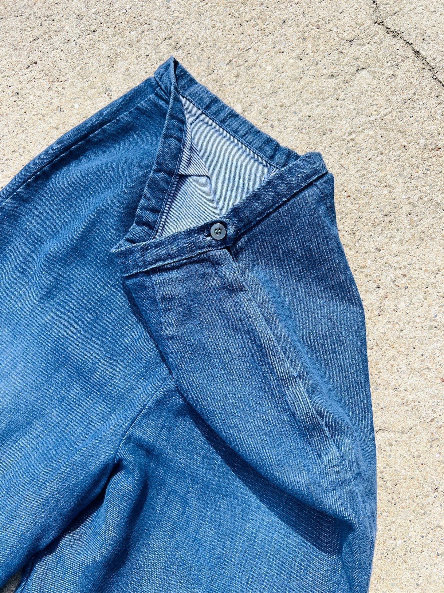 Vintage 1950s Dark Denim Pedal Pusher Pants | Small