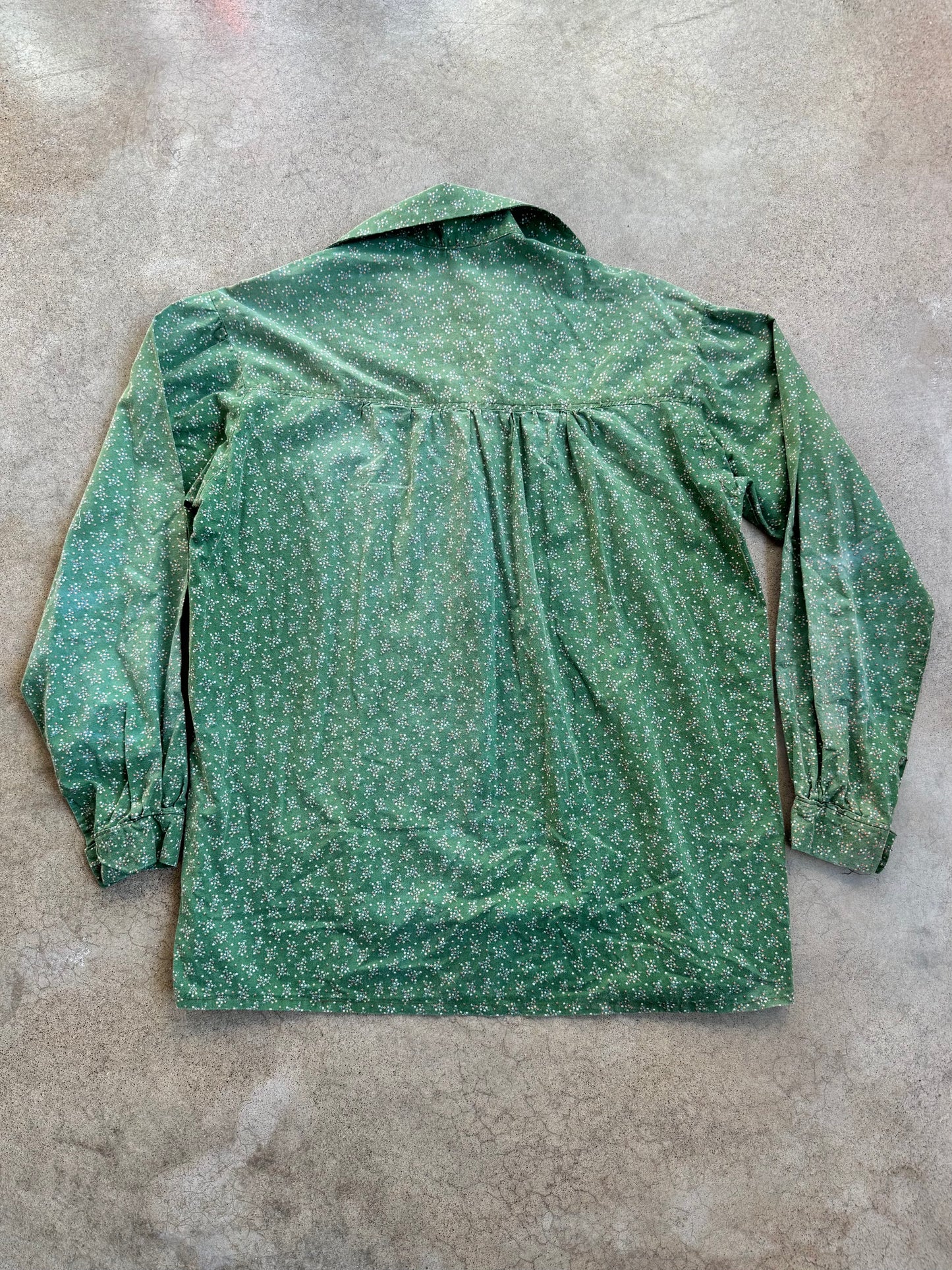 Vintage 1960s Handmade Green Floral Half Button Collared Shirt | Large
