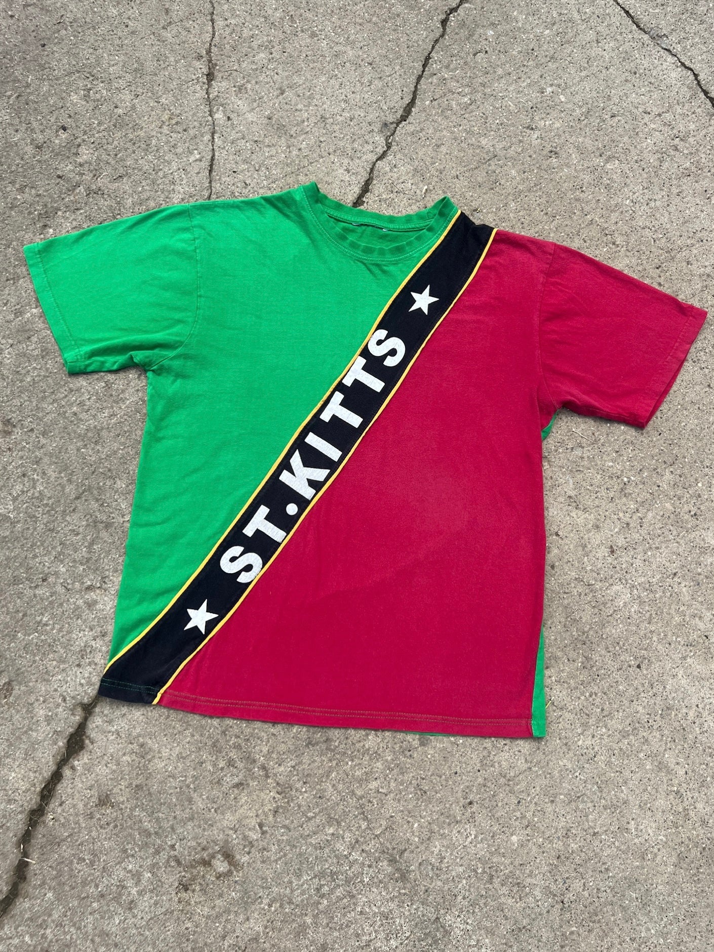 Vintage 1990s Green & Red St. Kitts Flag Tee | Large