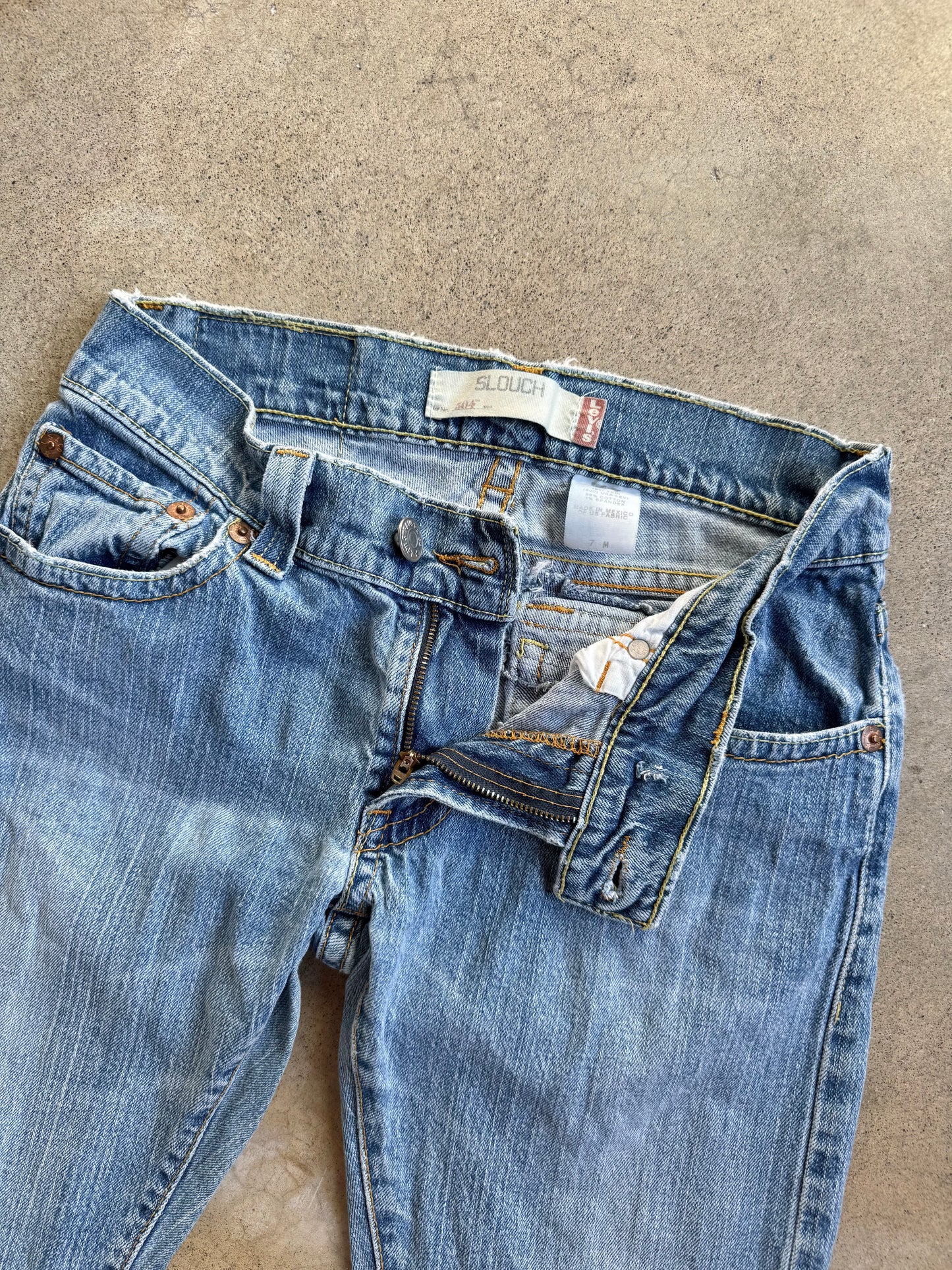 2000s Levi's 504 Slouch Low-Rise Jeans | Waist 30”