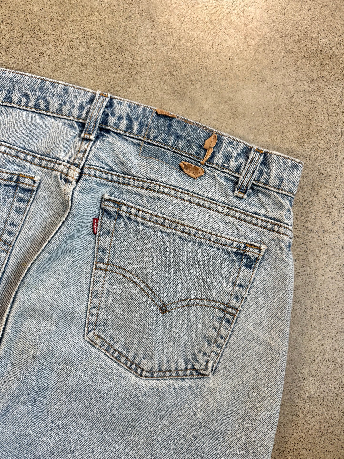 Vintage 1990s Levi's 505 Light Wash Jeans | Waist 36”