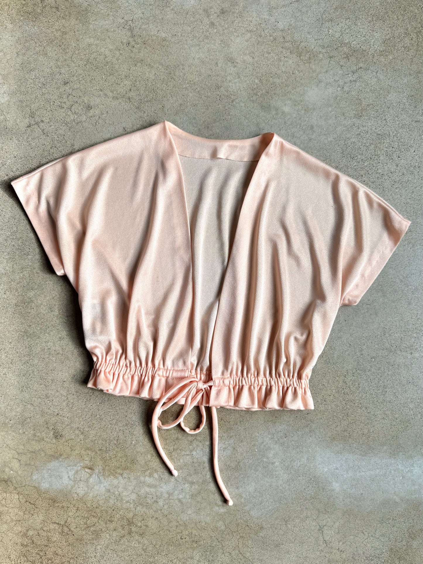 Vintage 1970s Toni Todd Peach V-Neck Ruffle Hem Tie Top | Small