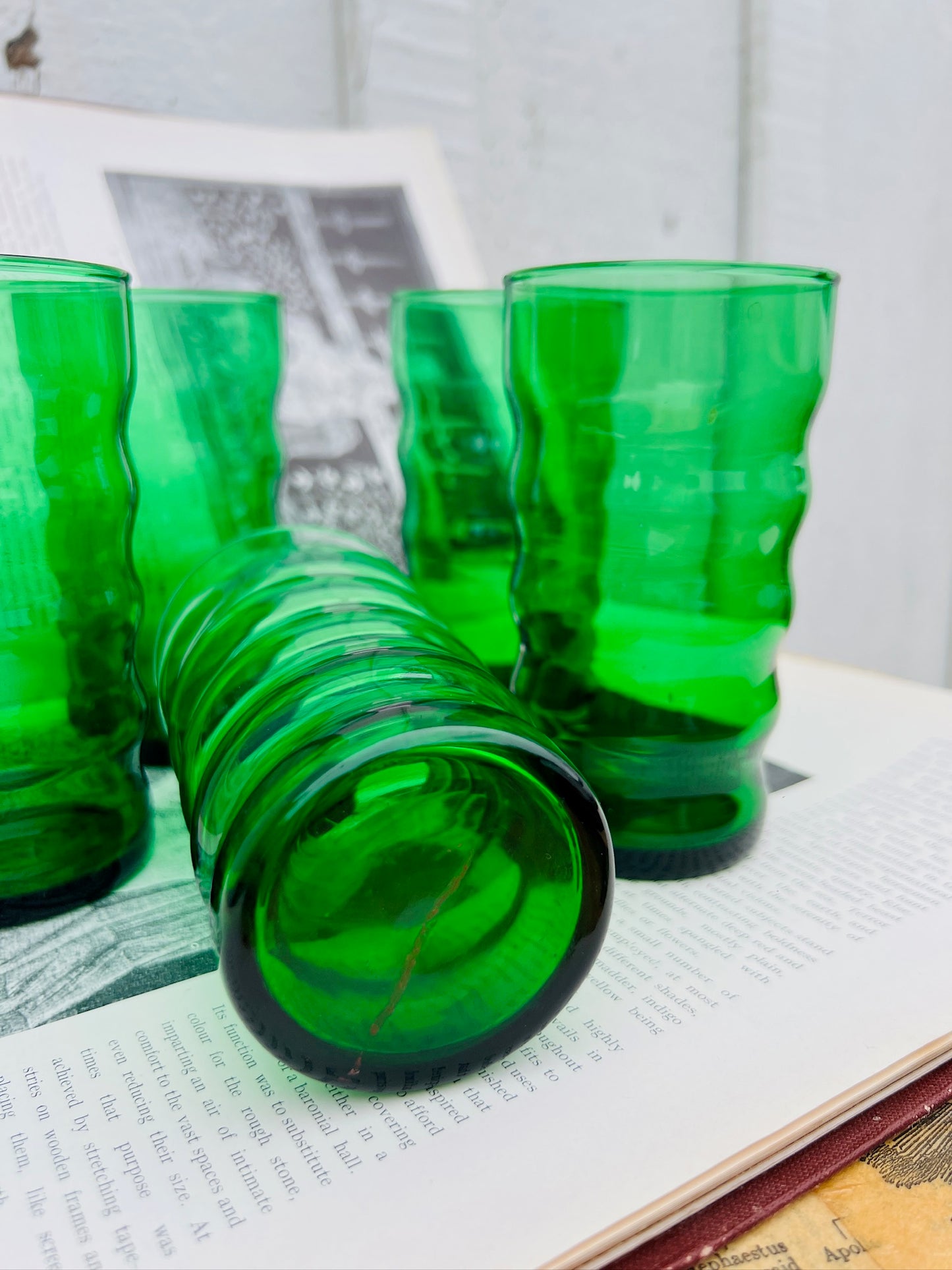 Vintage 1960s Anchor Hocking Emerald Wavy Glasses | Set of 5
