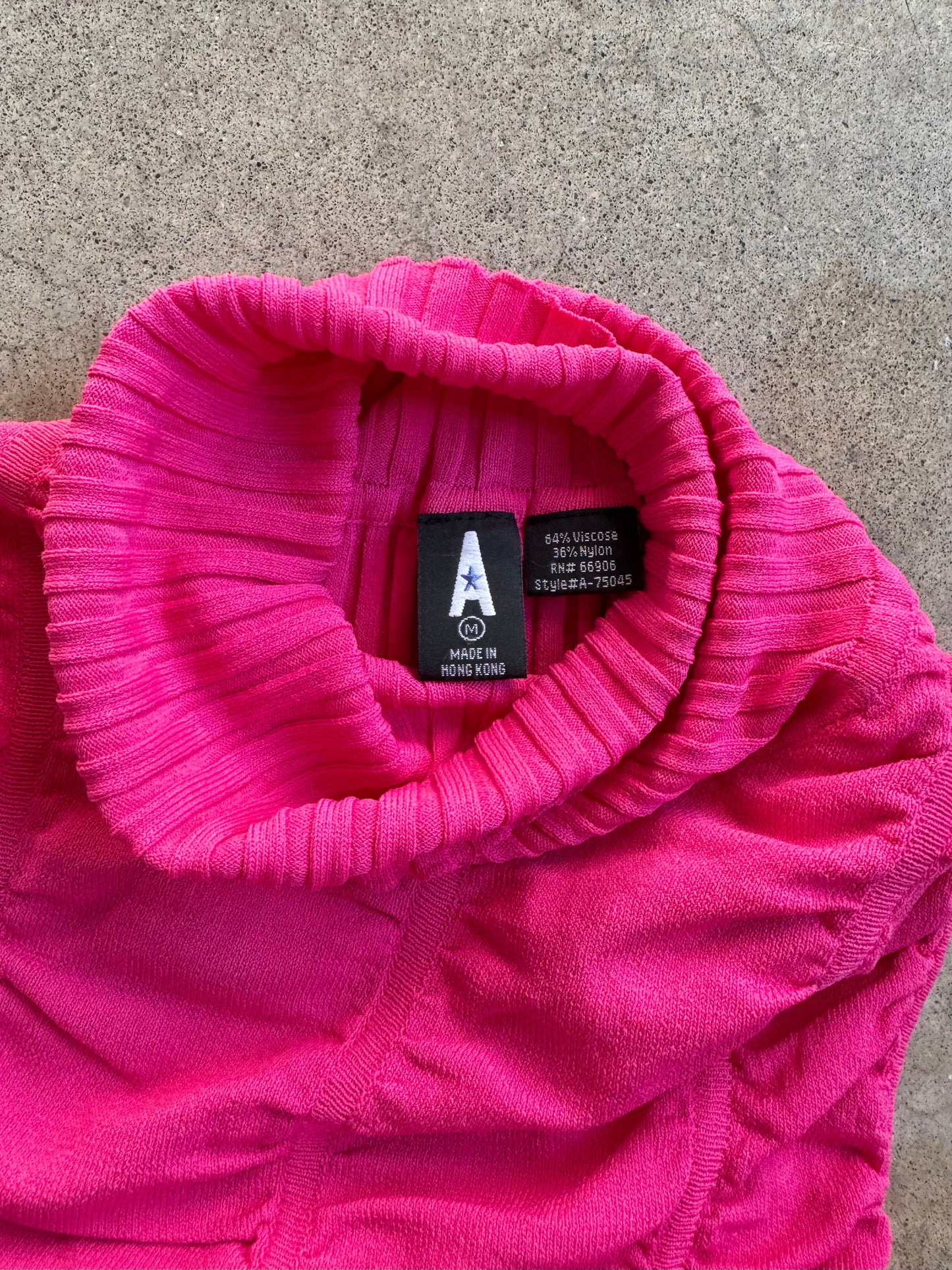 2000s Hot Pink Sleeveless Ribbed Turtleneck Top | Medium