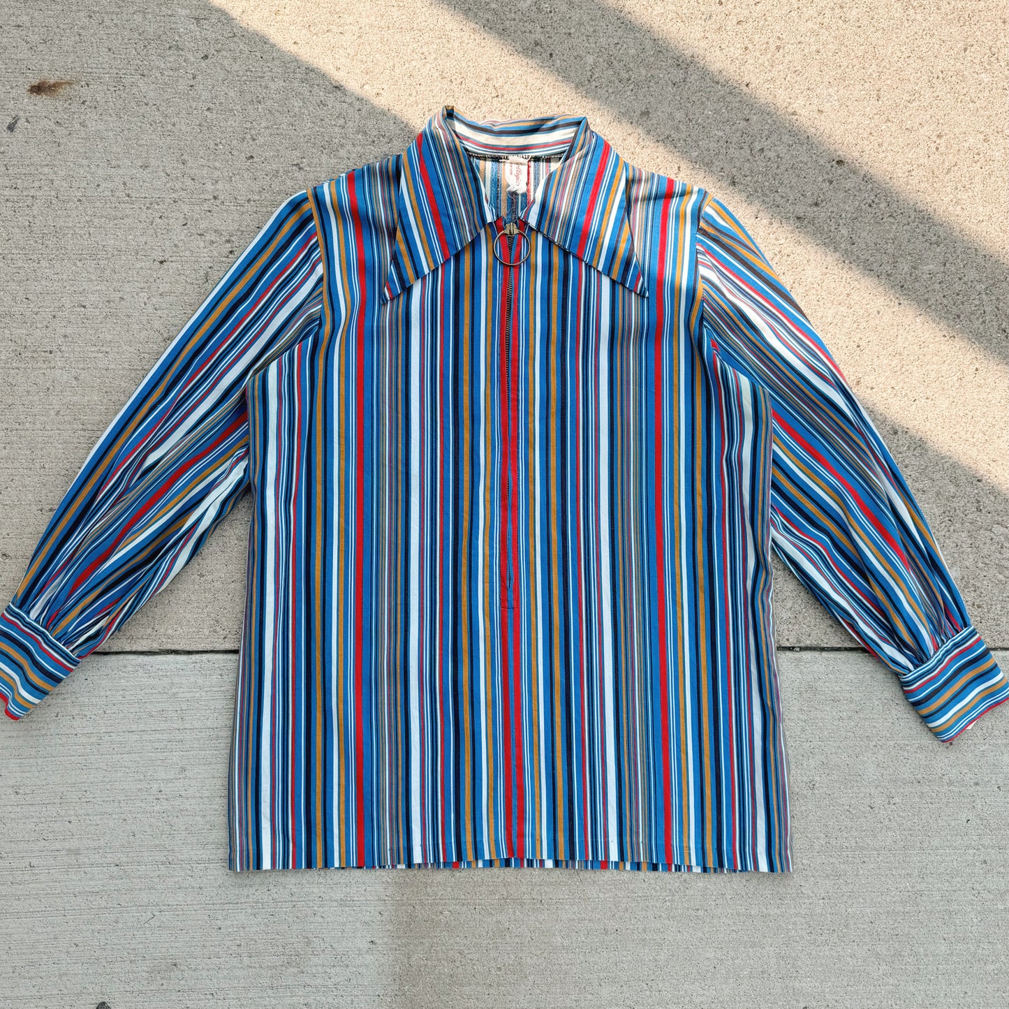 Vintage 1960s Striped O-Ring Zip Up Dagger Collar Shirt | M/L