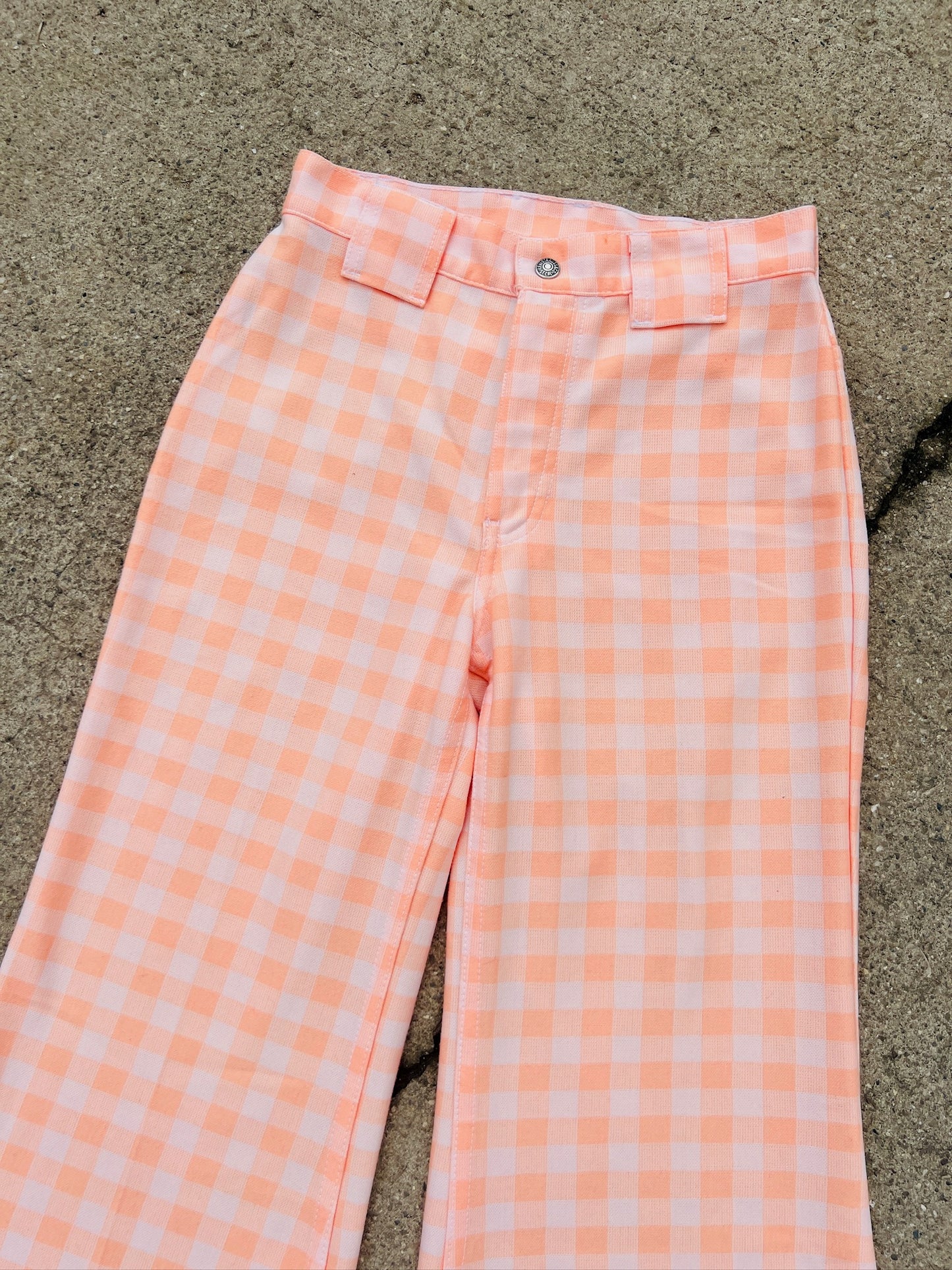 Vintage 1970s Levi’s For Gals Peach Plaid Bell Bottom Pants | Waist 26”