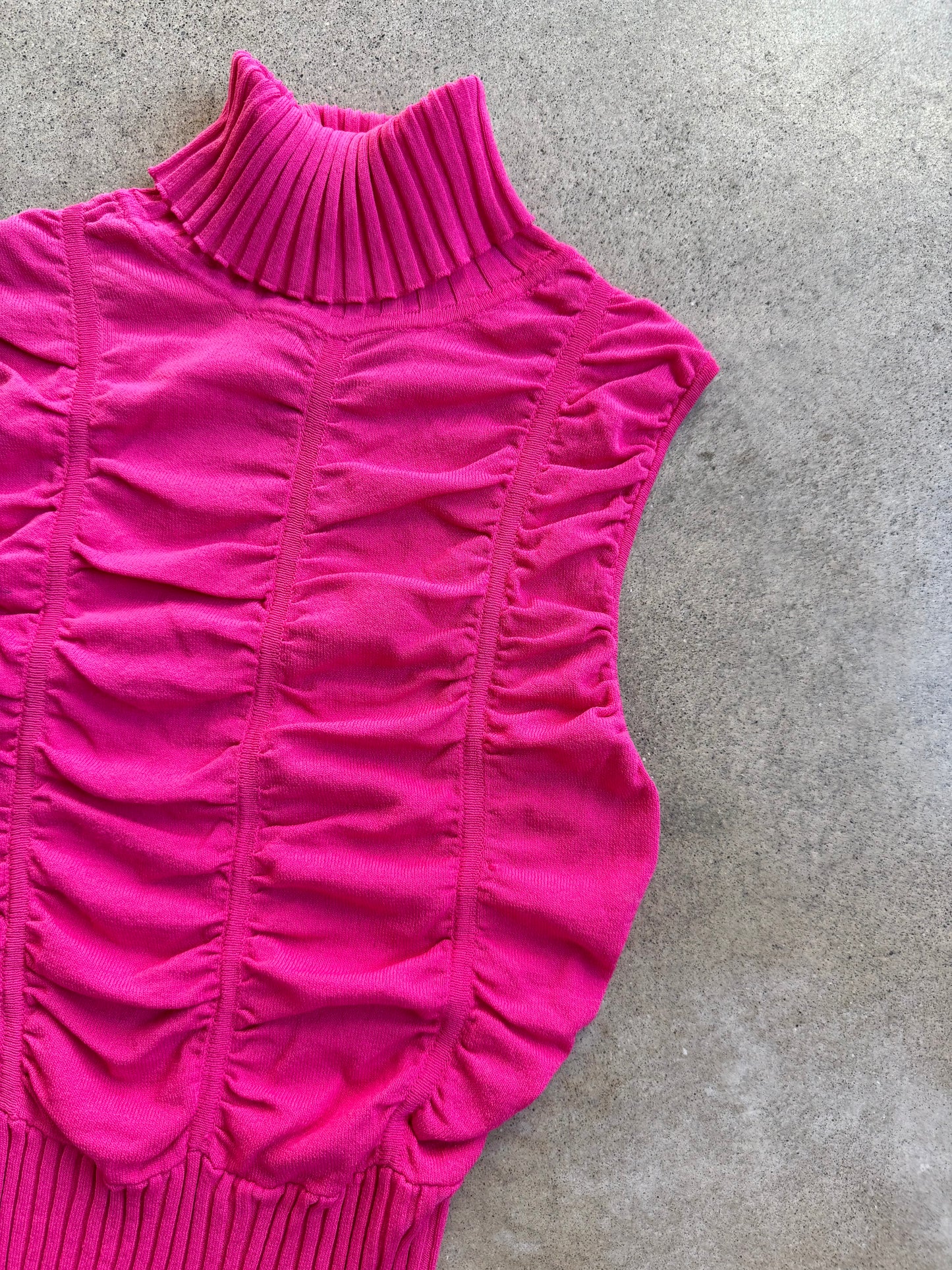 2000s Hot Pink Sleeveless Ribbed Turtleneck Top | Medium