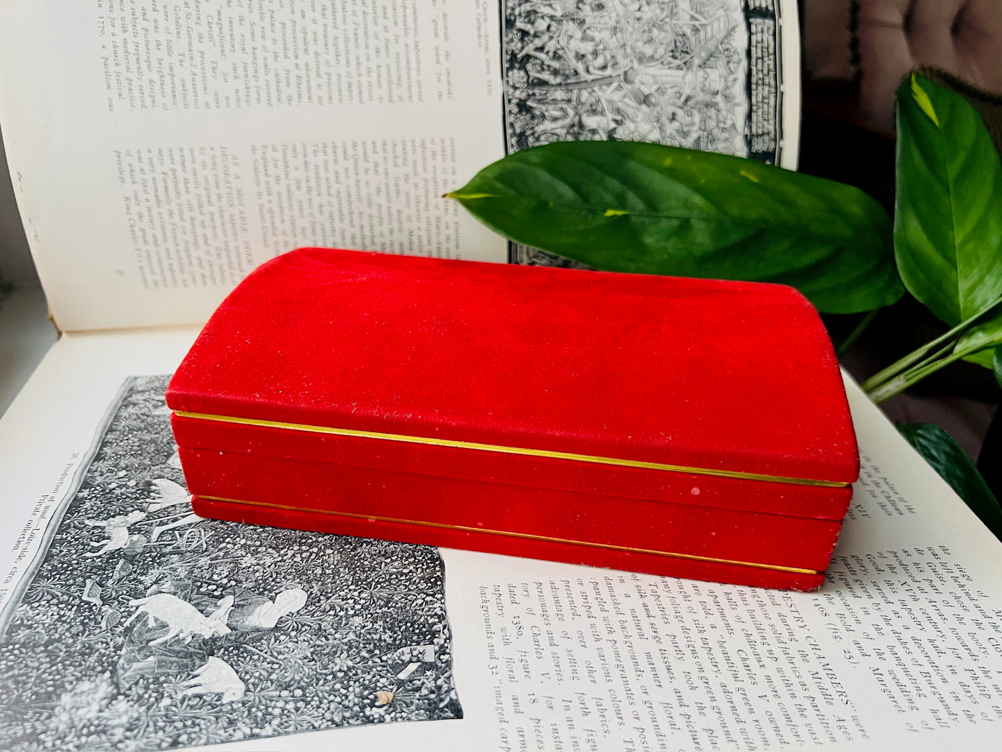 Vintage 1950s/60s Red Velvet Jewelry Box