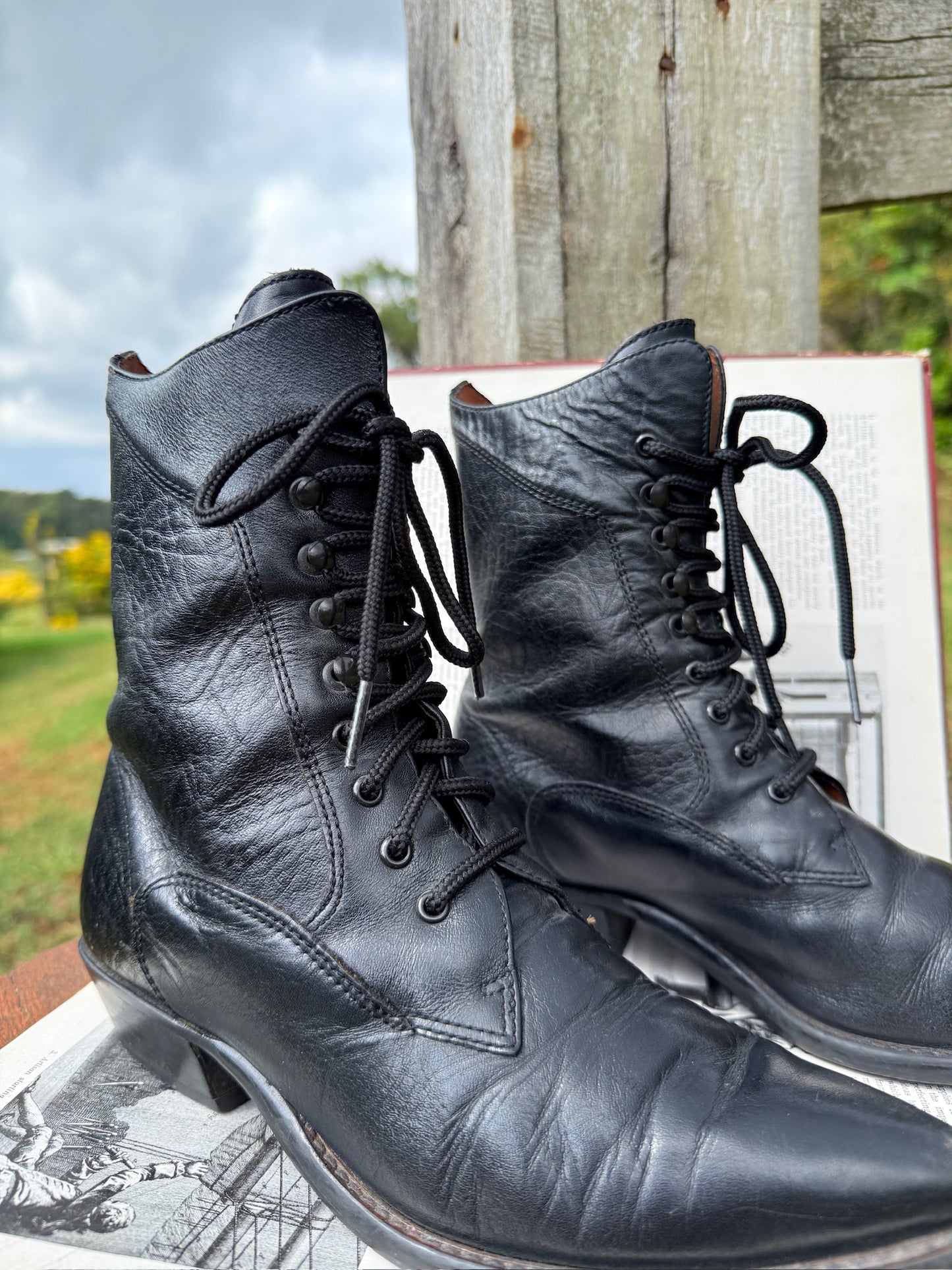 Vintage 1990s Nine West Black Leather Western-Style Boots | Women’s 7