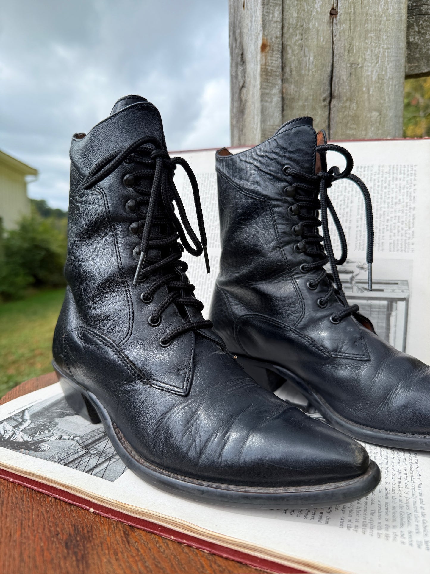 Vintage 1990s Nine West Black Leather Western-Style Boots | Women’s 7