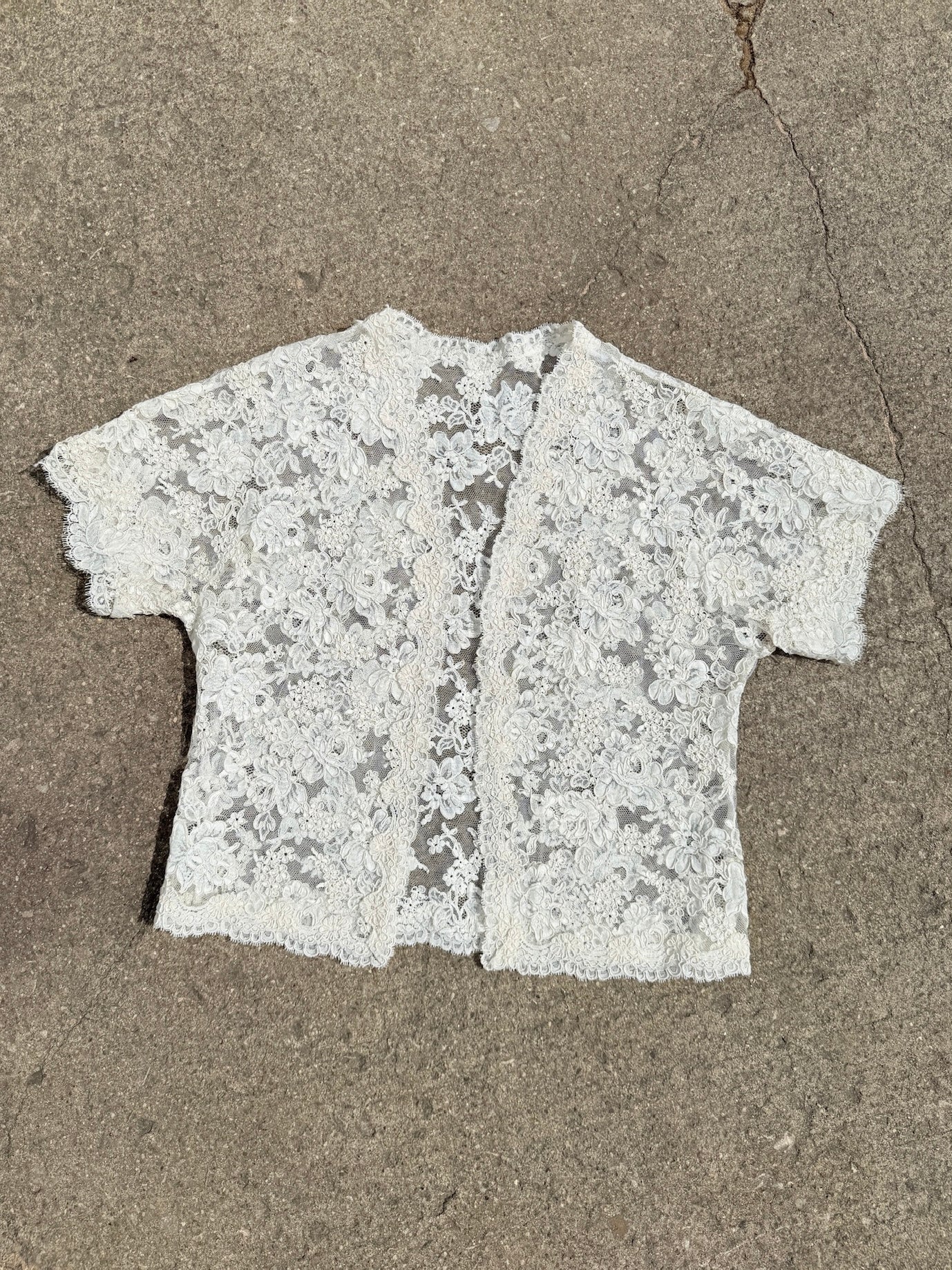Vintage Cream Lace Short Sleeve Cardigan | Medium