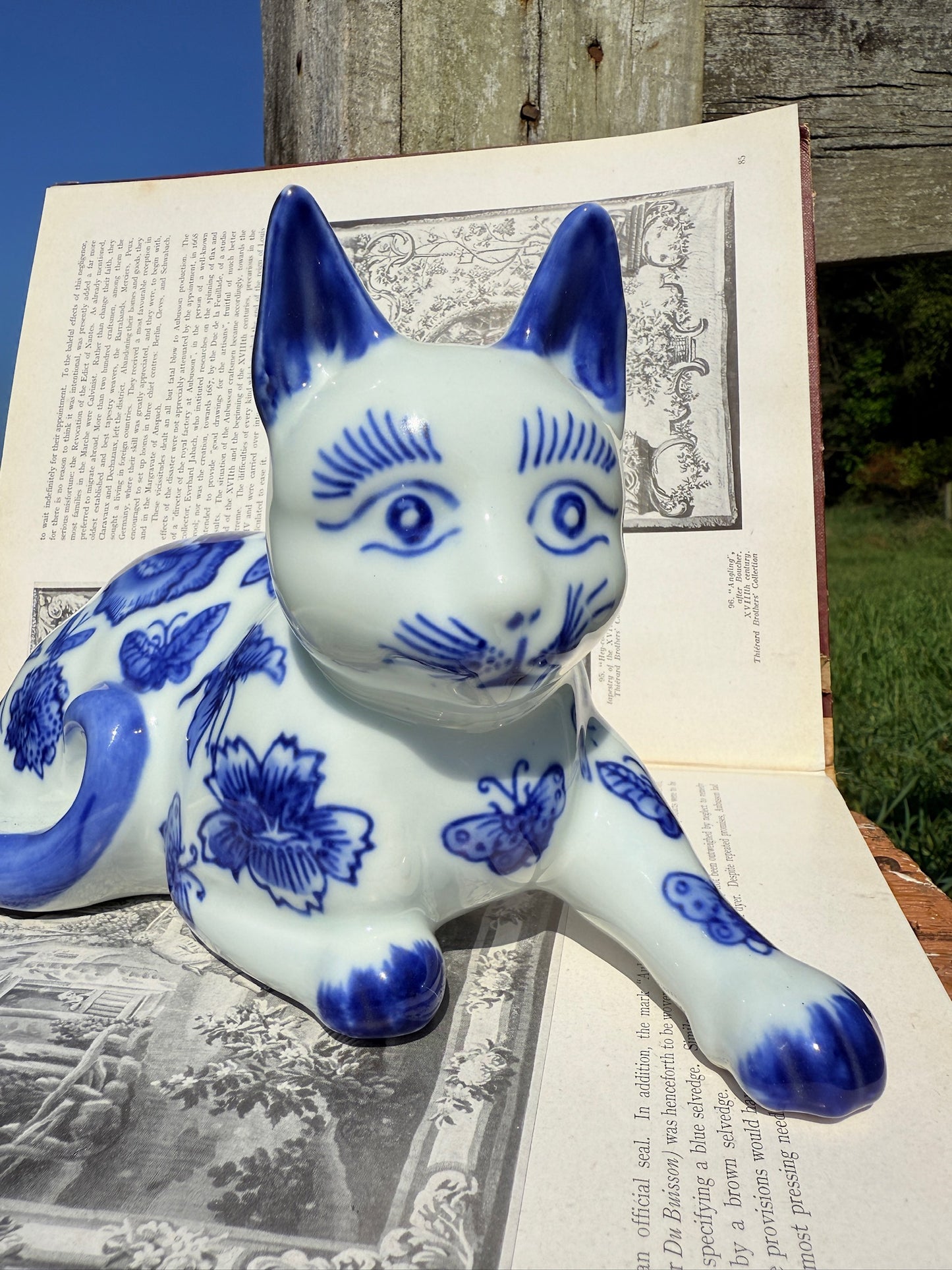 Vintage 1980s Ceramic Blue Willow Style Cat Statue