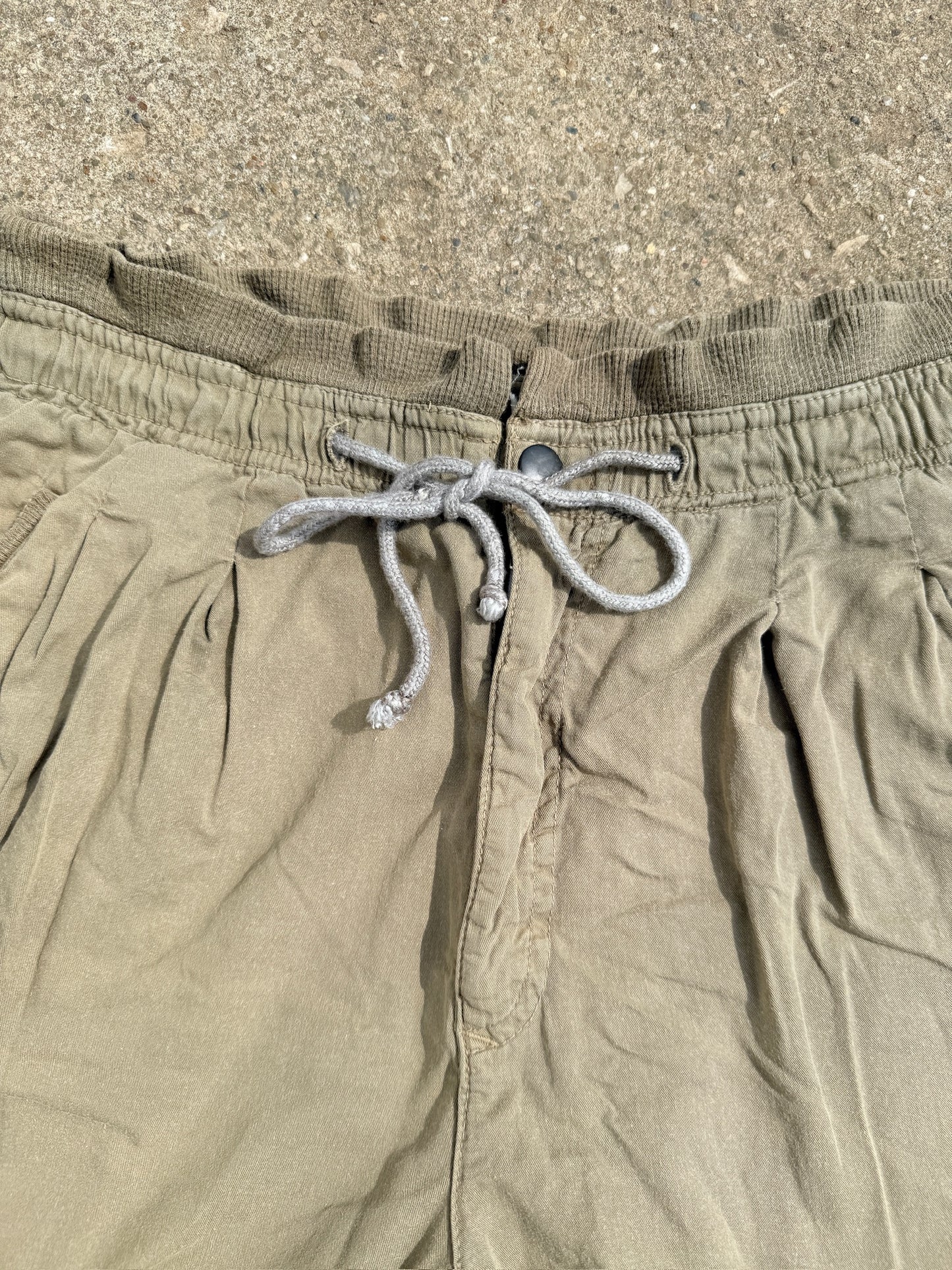 Vintage 1980s Limited Express Khaki Cinched Waist Cotton Shorts | Medium