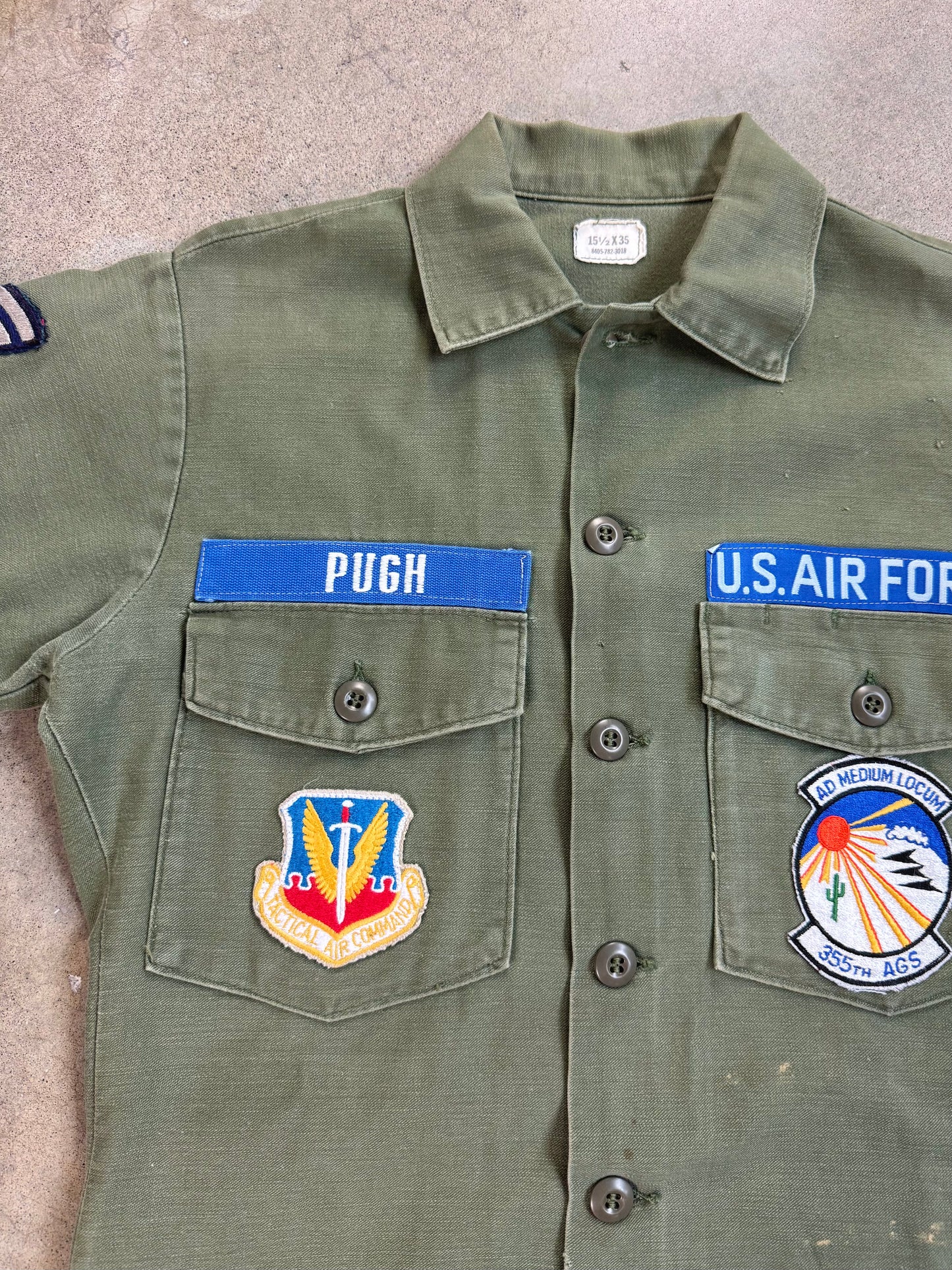 Vintage 1960s Military Issue Air Force Tactical Cotton Short Sleeve Shirt | Medium