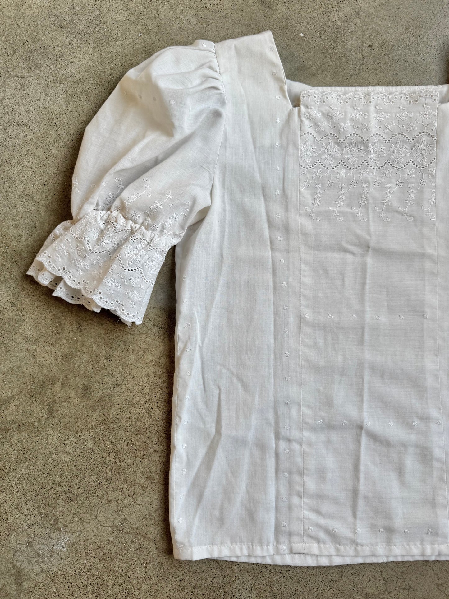 Vintage 1970s White Floral Embroidered Puff Sleeve Blouse | S/M