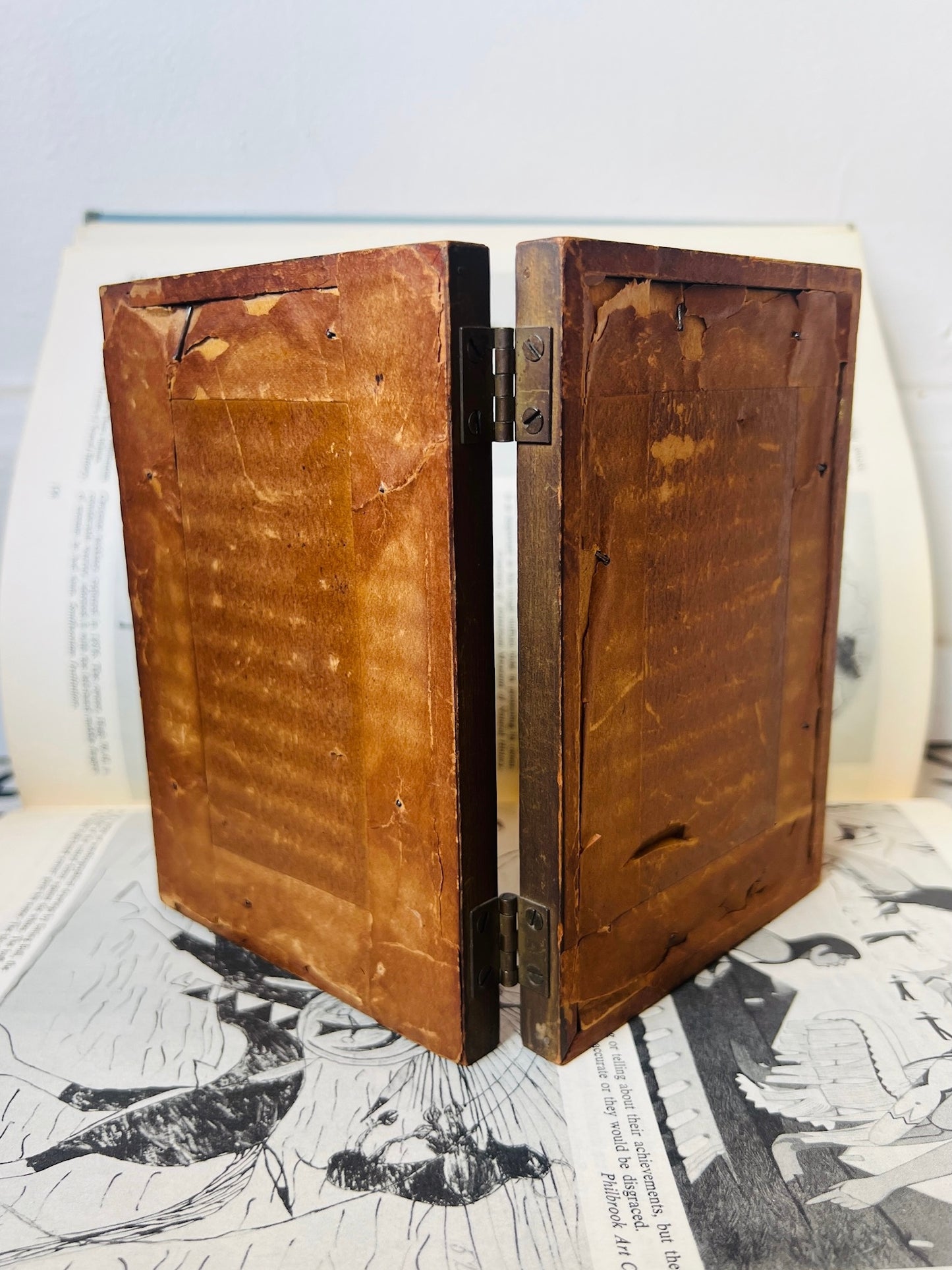 Vintage 1940s Wood Folding Picture Frame Display