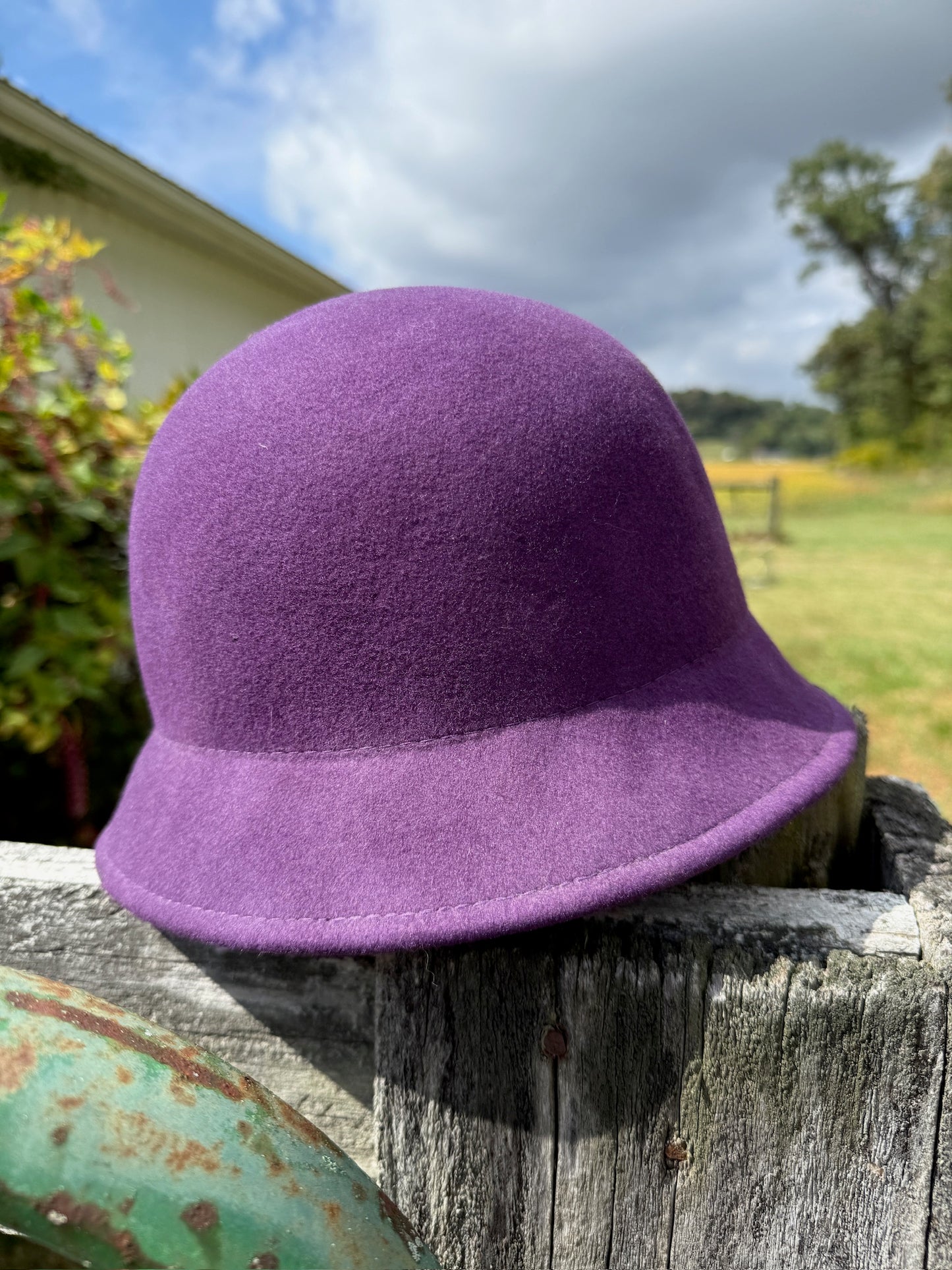 Vintage 1980s Purple Wool Cloche Bow Hat