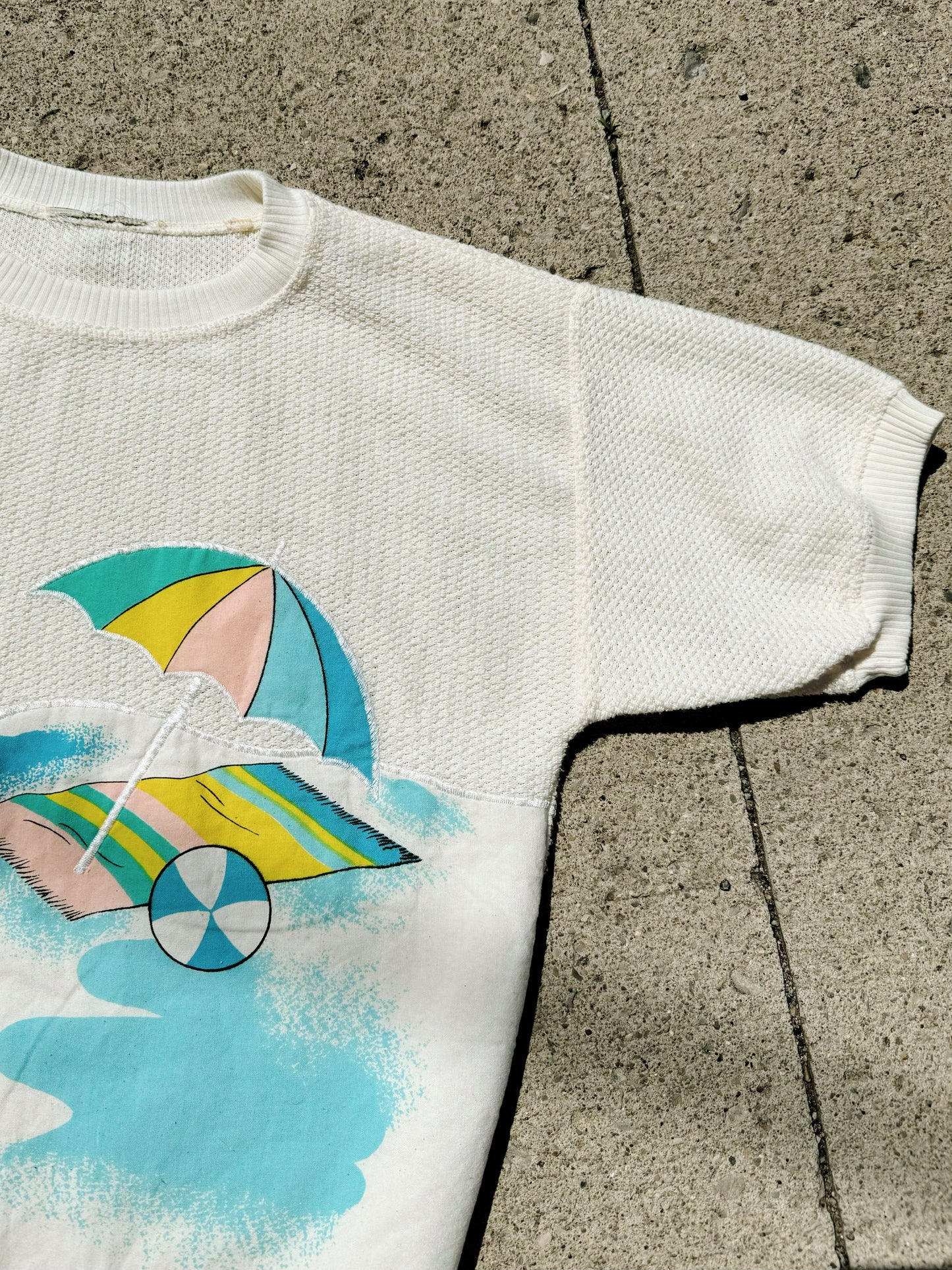 Vintage 1980s Beach Scene Short Sleeve Knit Sweatshirt | Medium
