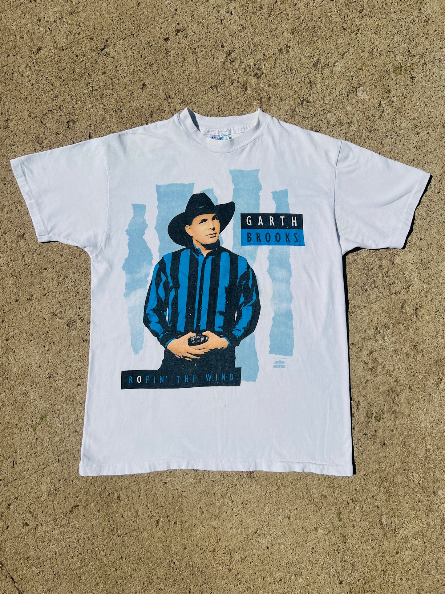 Vintage 1991 Garth Brooks Ropin’ The Wind Graphic Tee | Medium