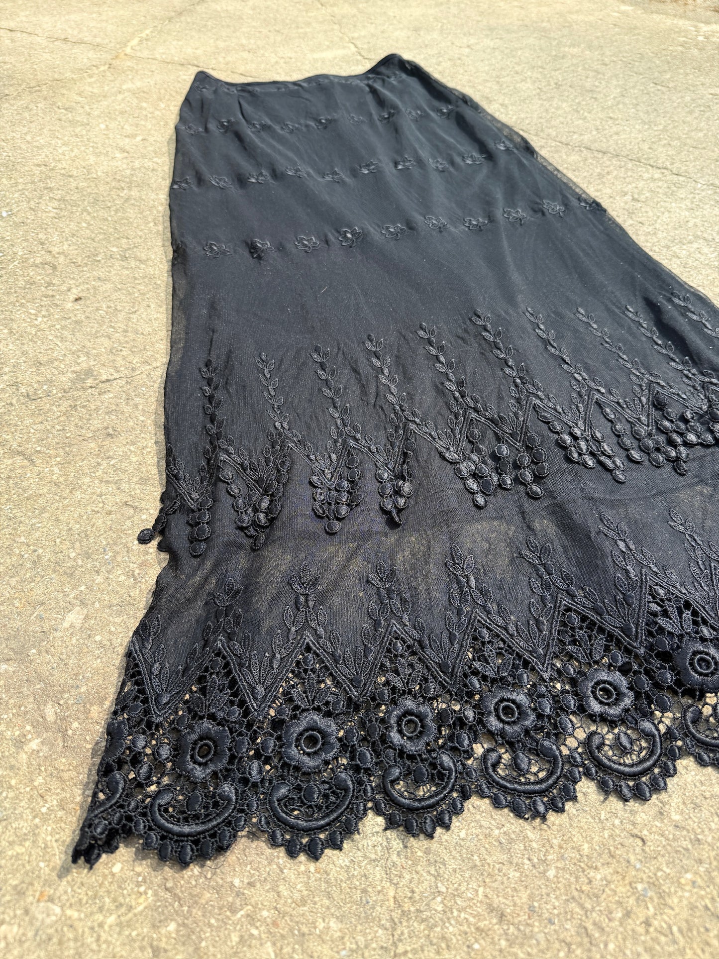 90's Kis Kissay Black Lace Maxi Skirt | S-M