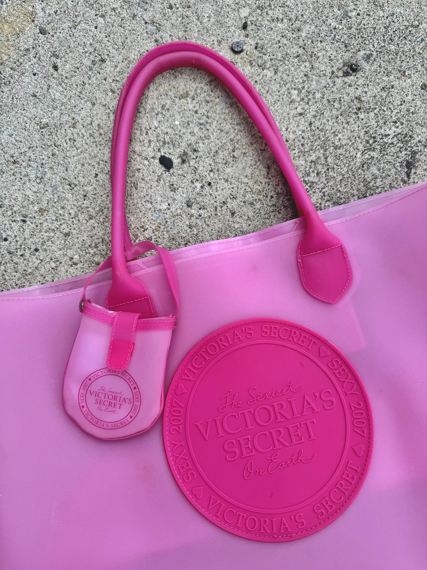 2007 Victoria’s Secret Hot Pink Rubber Tote Beach Bag
