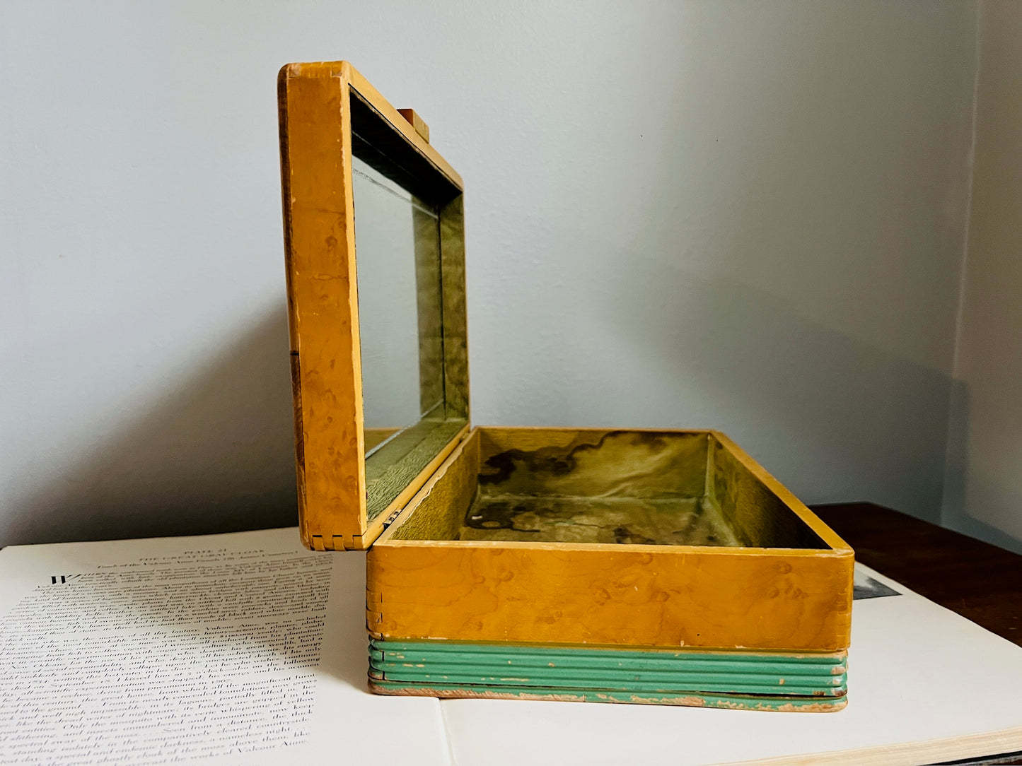 Vintage 1930s Burlwood Bakelite Handle Jewelry Box