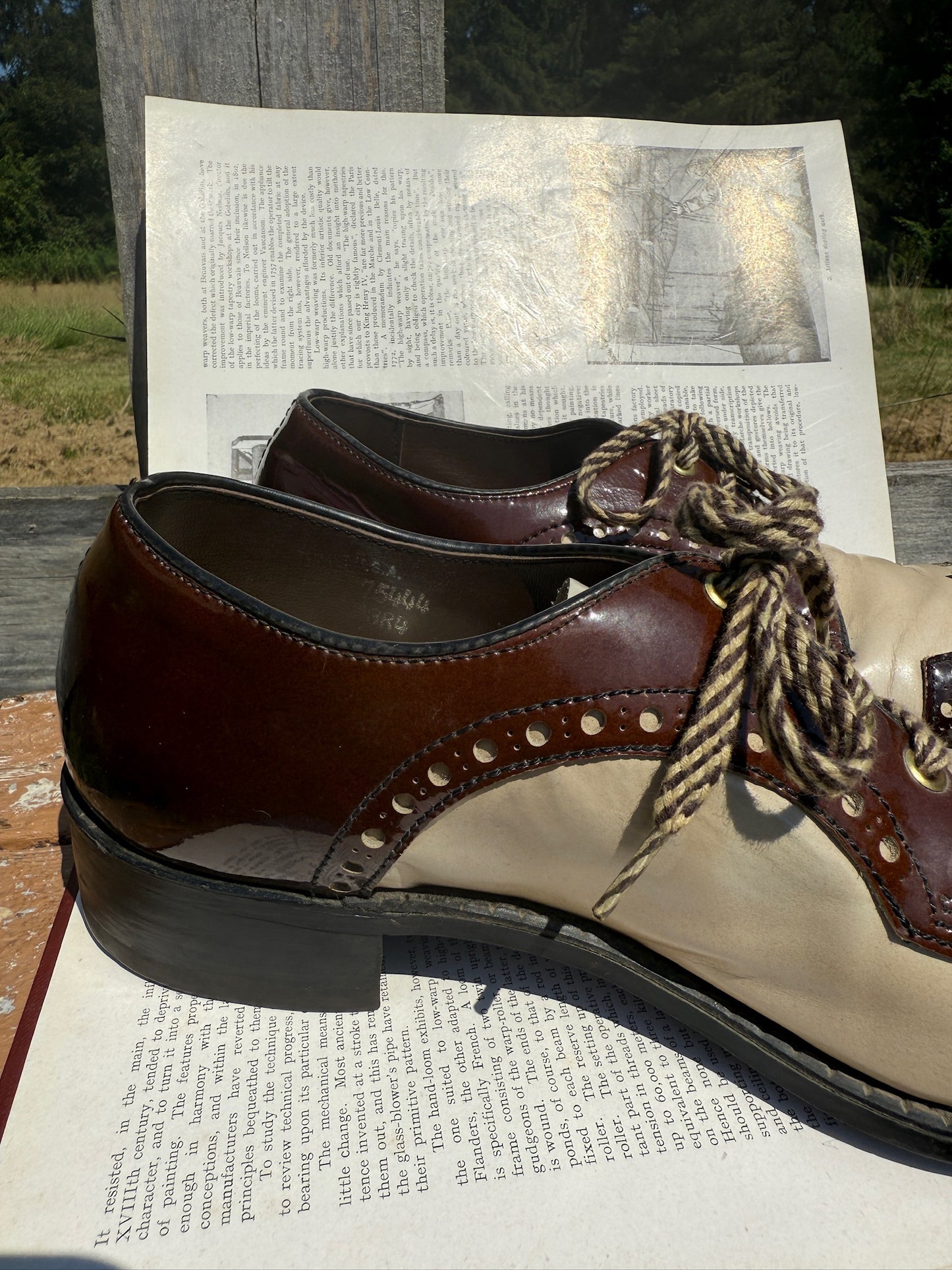 Vintage 1970s Patent Leather Two-Tone Oxford Shoes | Women’s 9.5