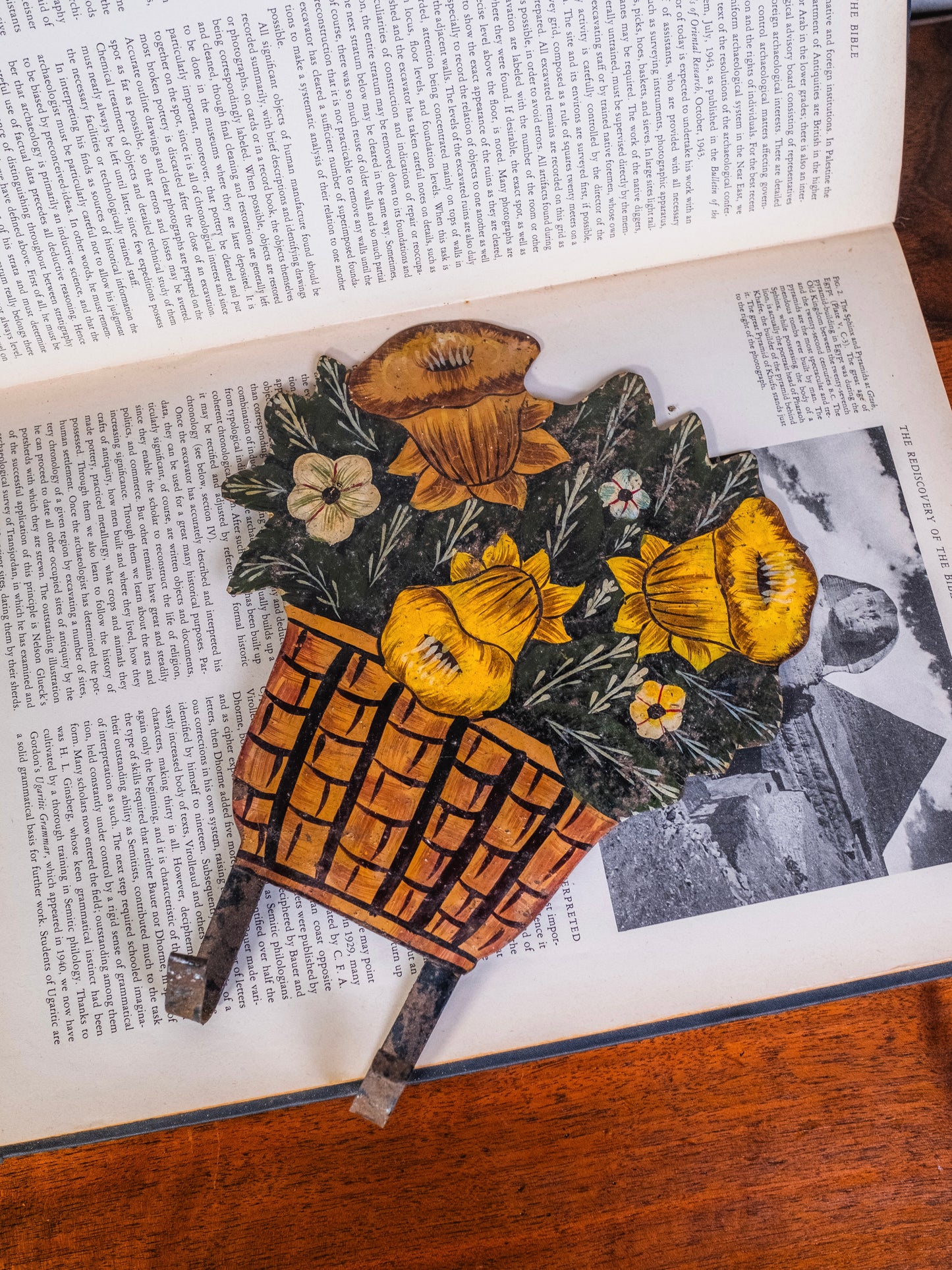 Vintage Metal Tole-Style Daffodil Cut-Out Wall Hanging