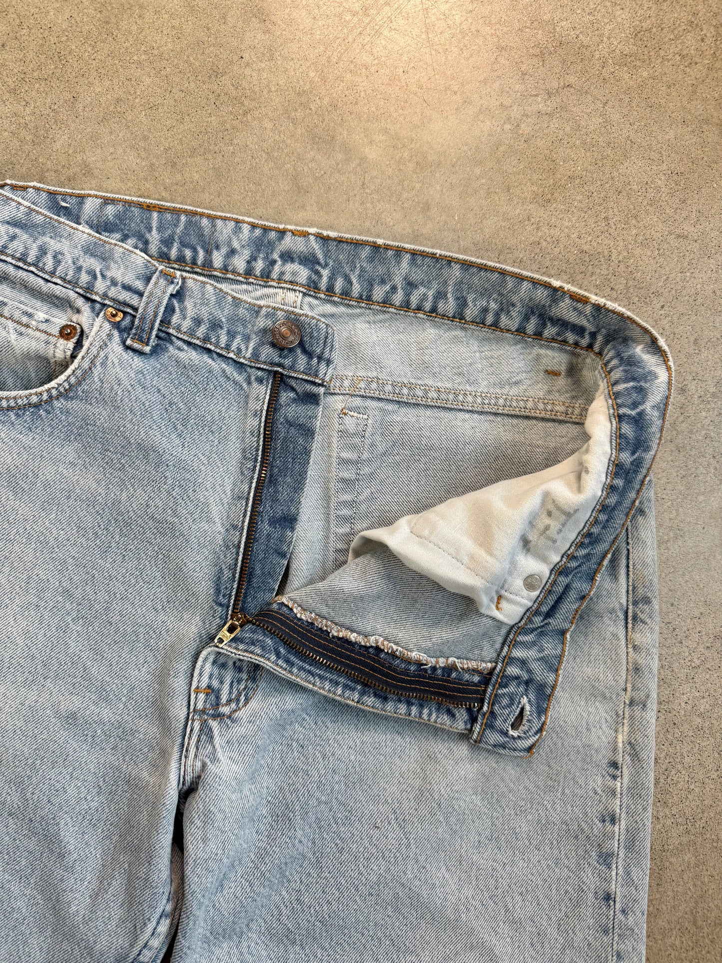Vintage 1990s Levi's 505 Light Wash Jeans | Waist 36”