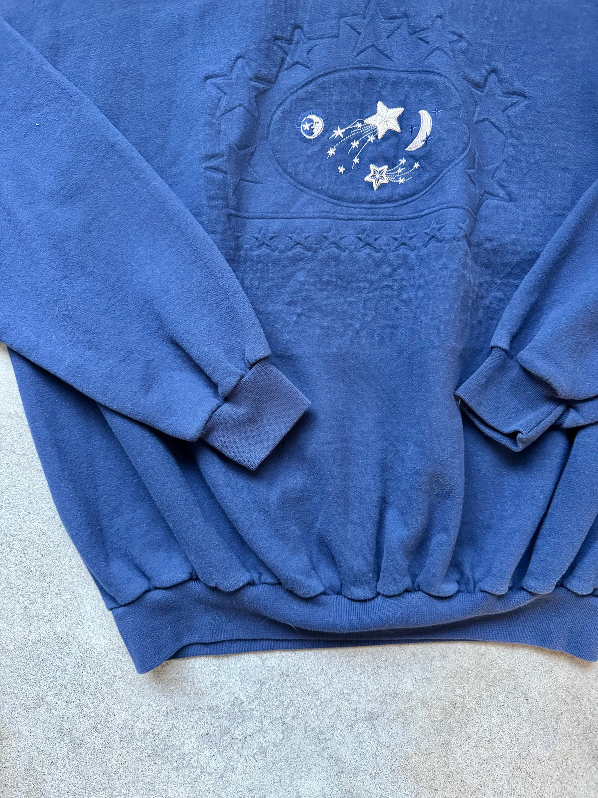 Vintage 1990s Navy Blue “Moon & Stars” Celestial Embroidered Crewneck Sweatshirt | 2XL