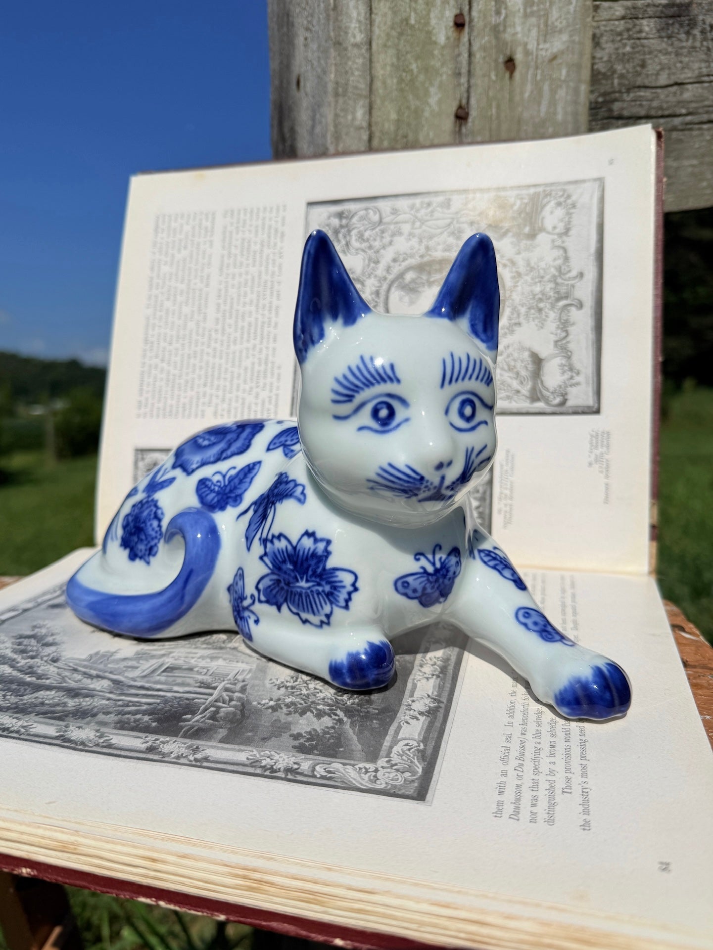 Vintage 1980s Ceramic Blue Willow Style Cat Statue