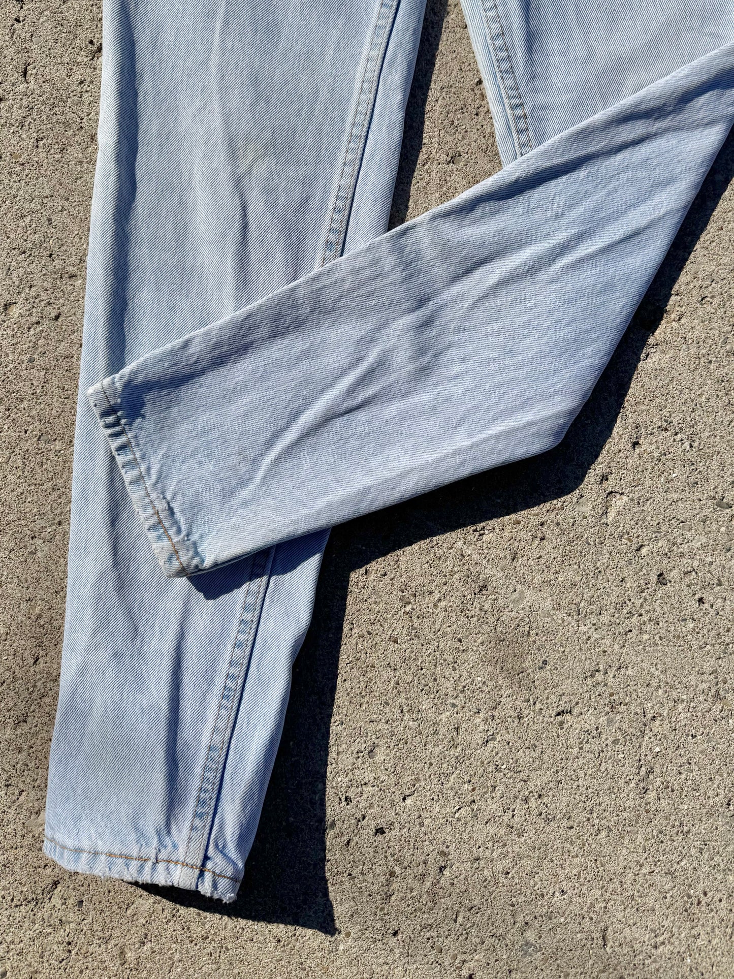 Vintage Levi’s 950 Orange Tab Light Wash Jeans | Waist 26”