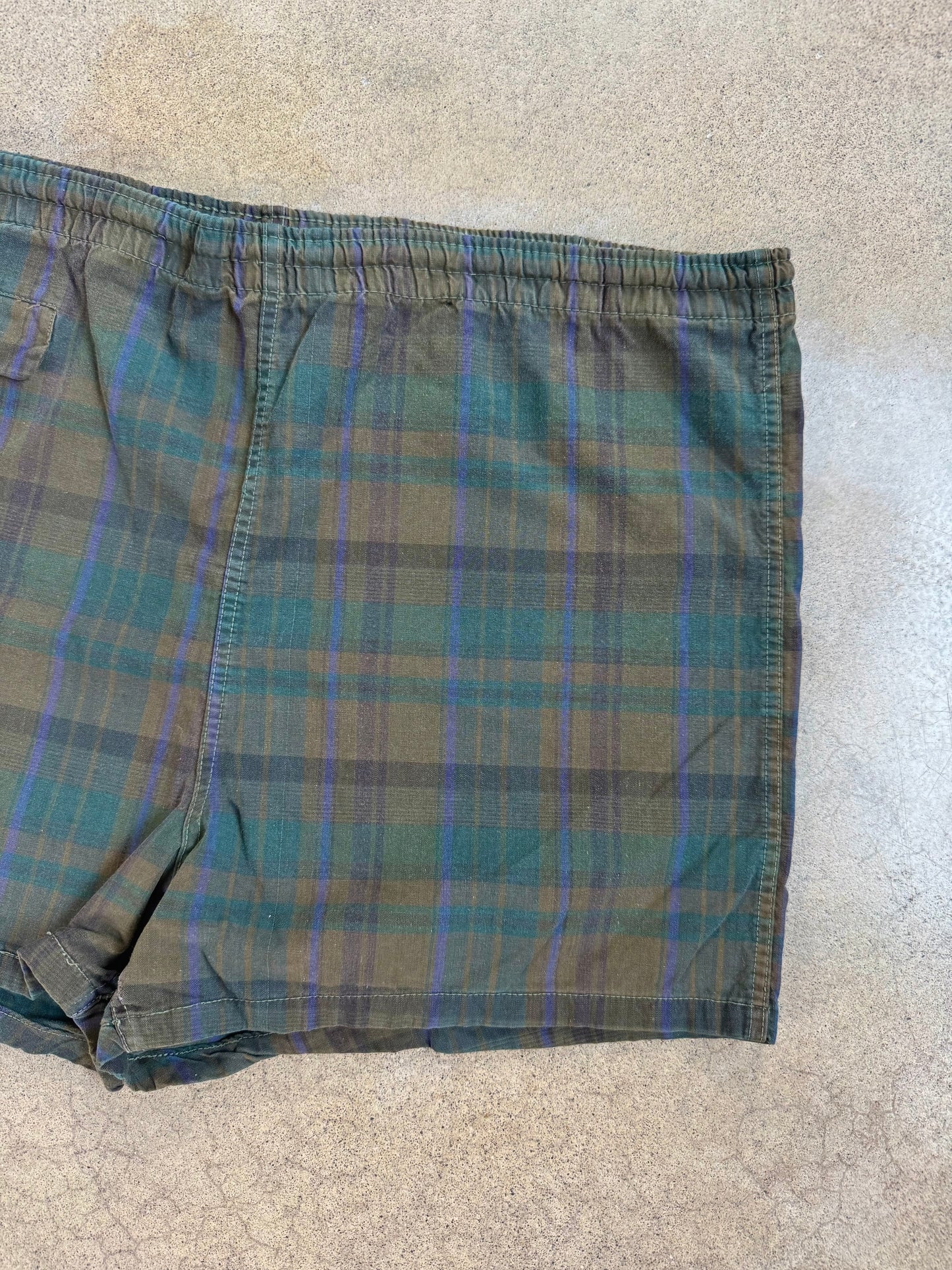 Vintage 1960s JCPenney Dark Plaid Cotton Shorts | Large