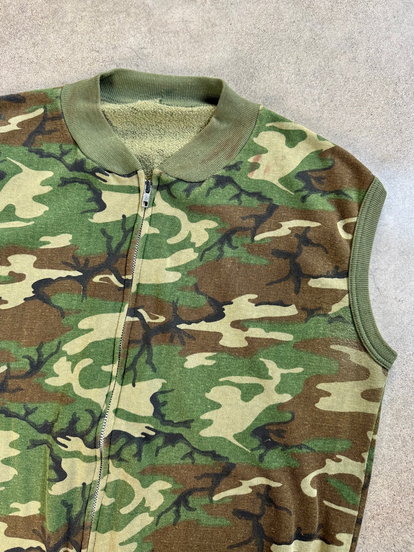 Vintage 1980s Green Camouflage Zip-Up Sweatshirt Vest | Large