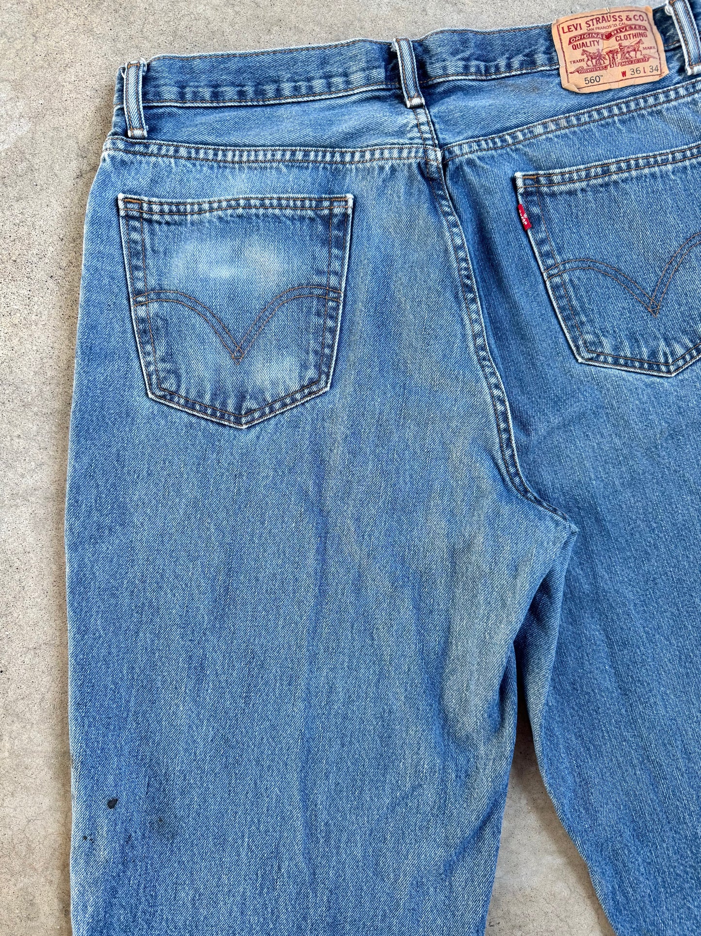 Levi's 560 Comfort Fit Medium Wash Jeans | 36x34